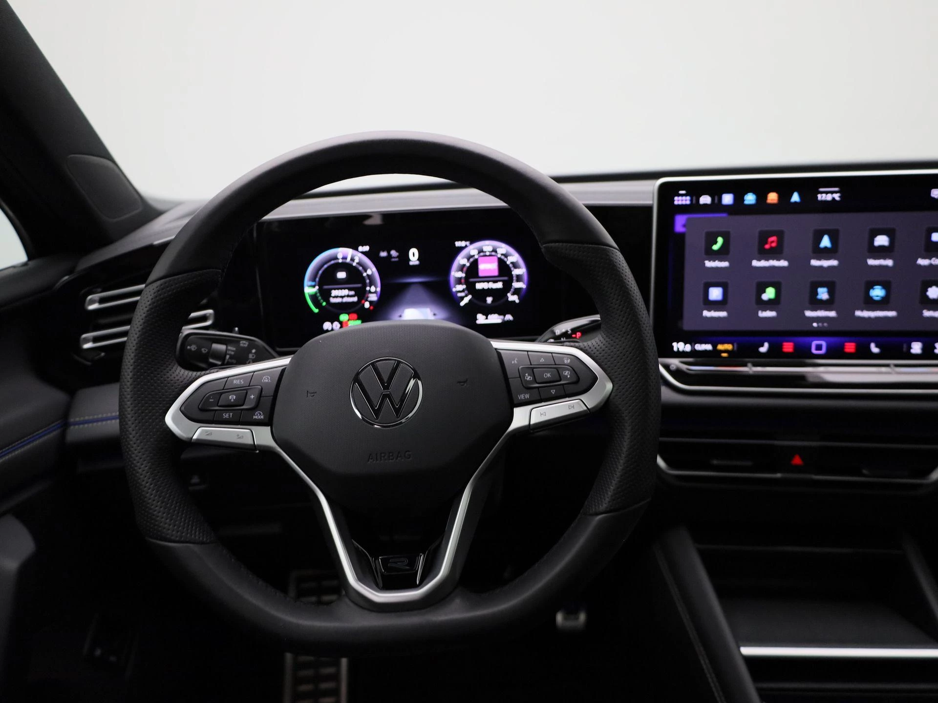 Volkswagen-Tiguan-image-6