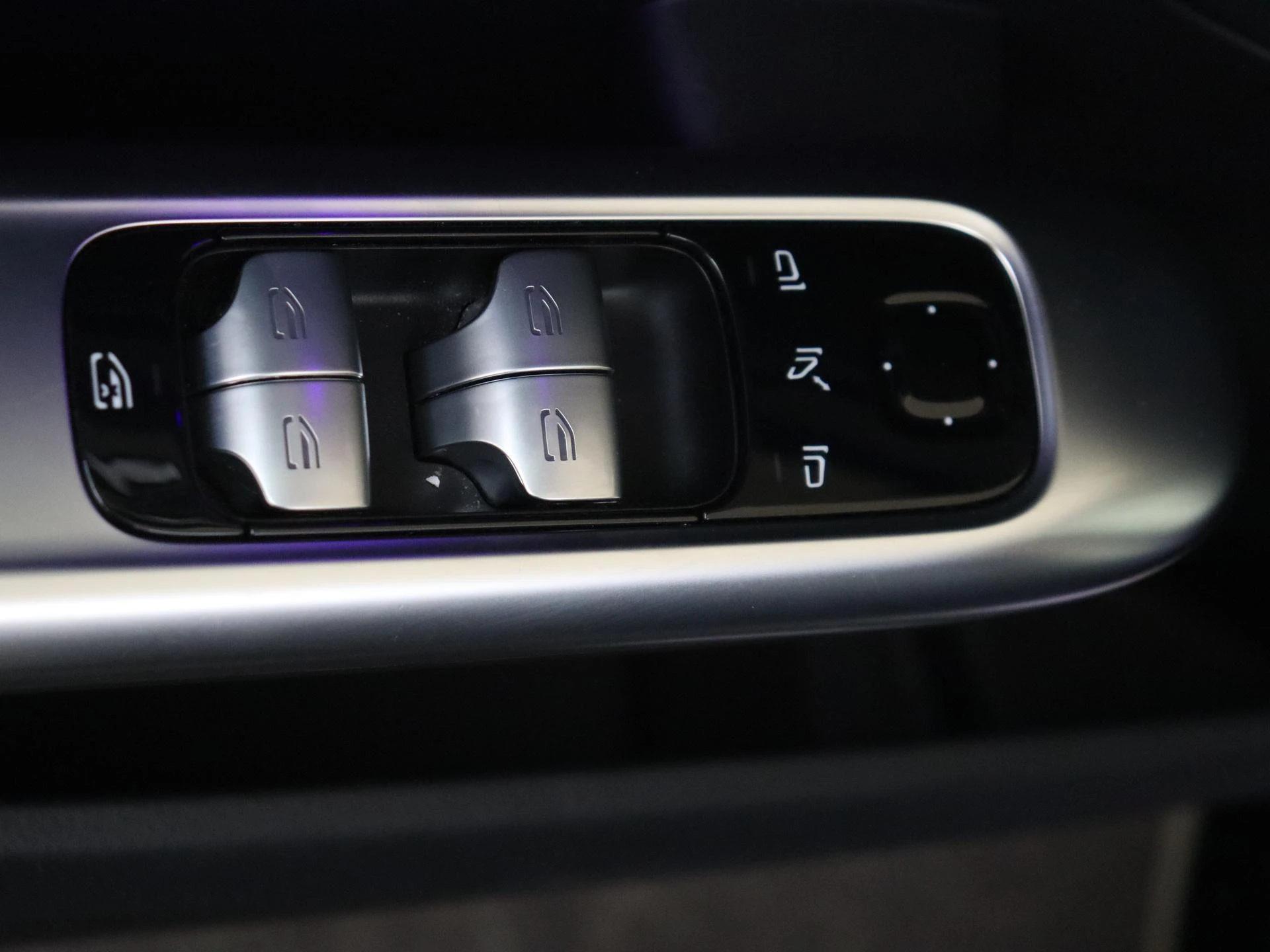 Mercedes-Benz-C-Klasse-image-25