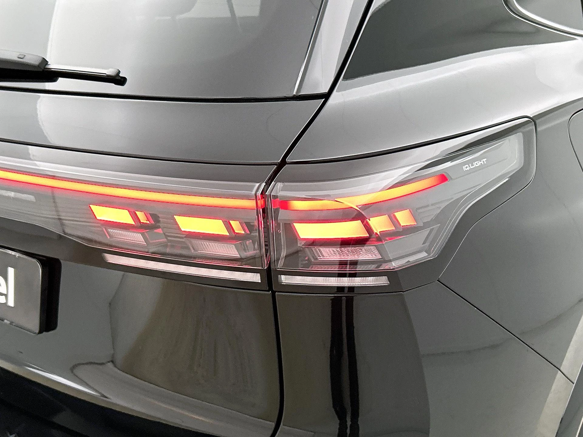 Volkswagen-Tiguan-image-28