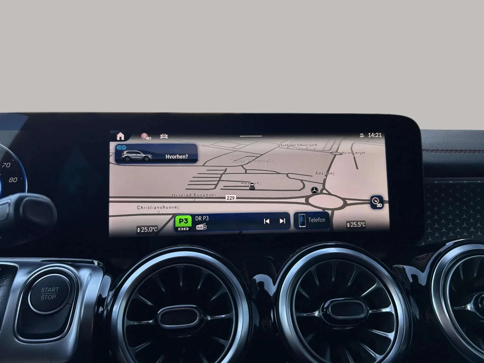 Mercedes-Benz-EQB-image-16