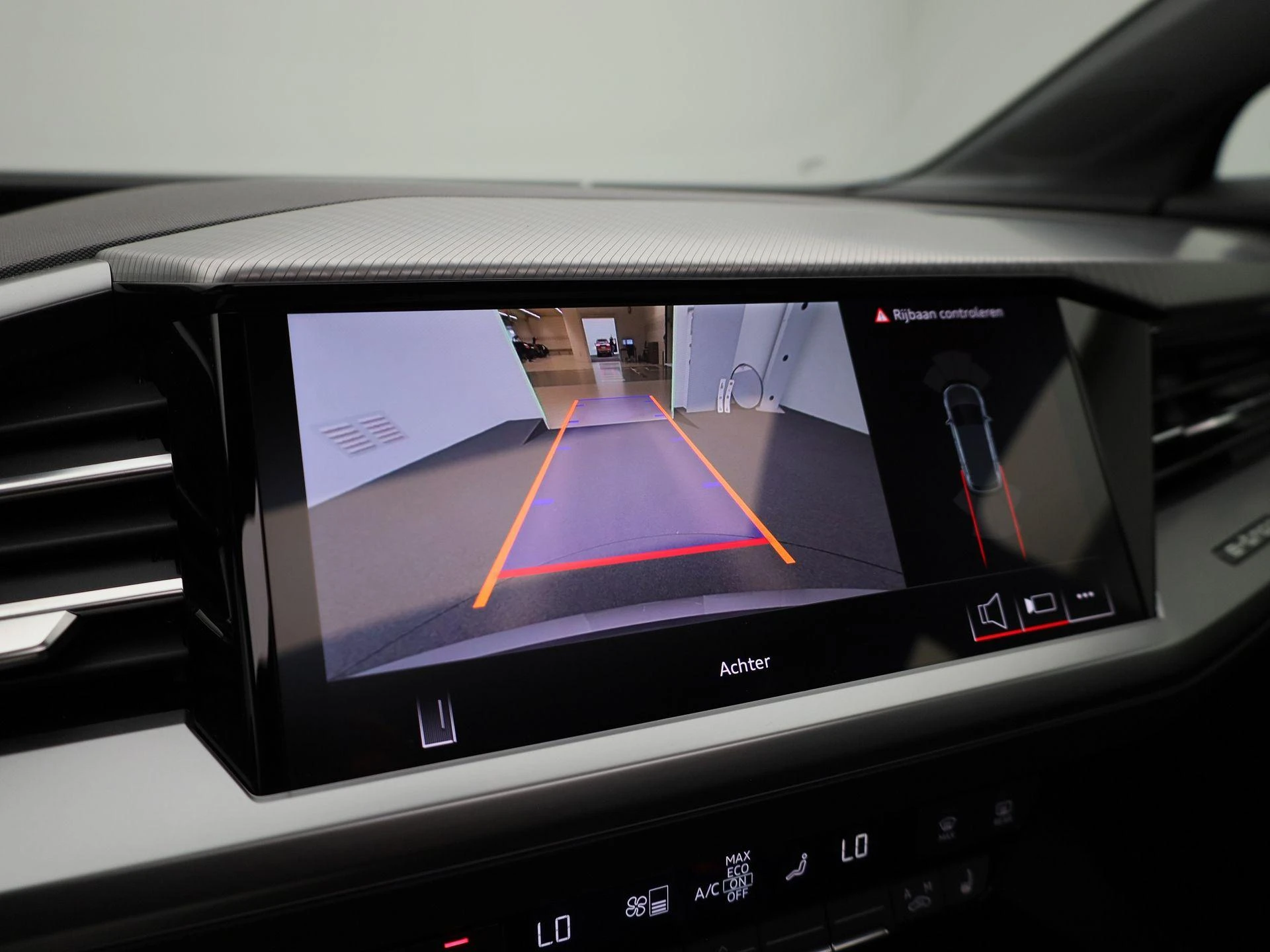 Audi-Q4 e-tron-image-25
