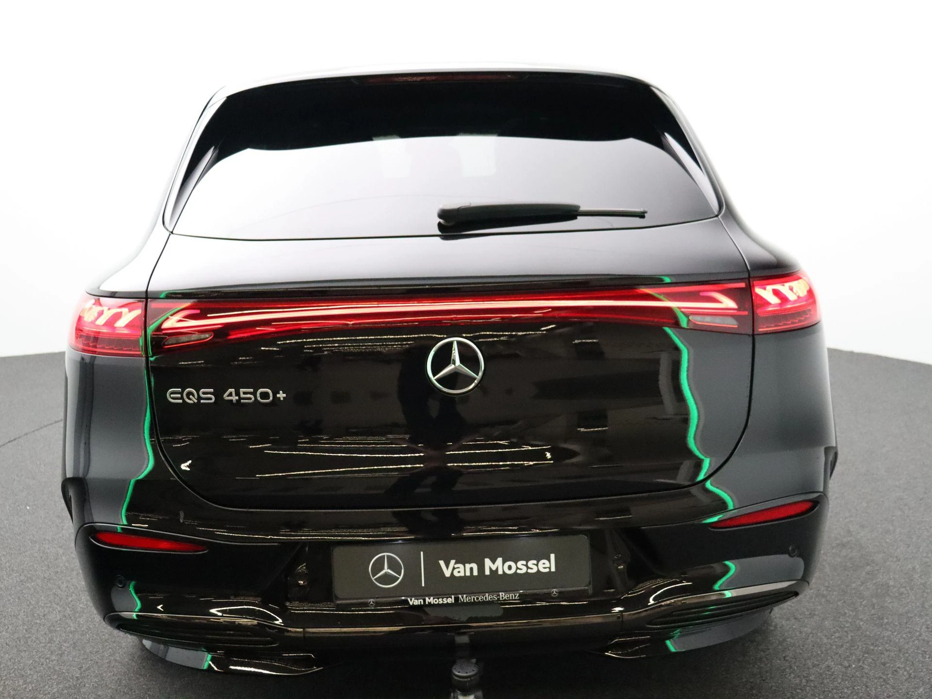 Mercedes-Benz-EQS-image-29