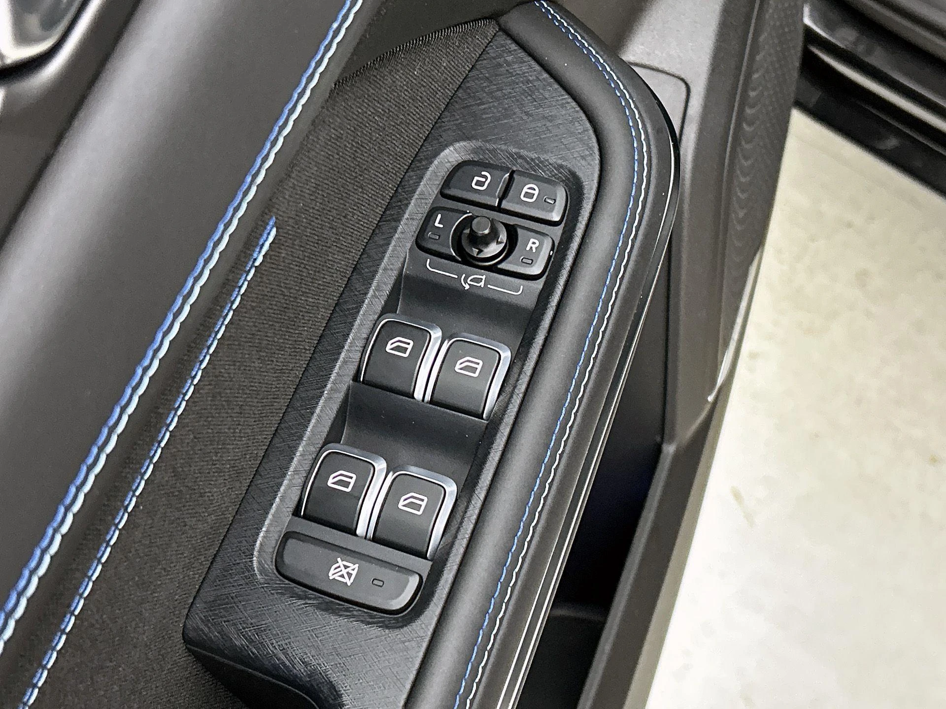 Lynk & Co-01-image-32