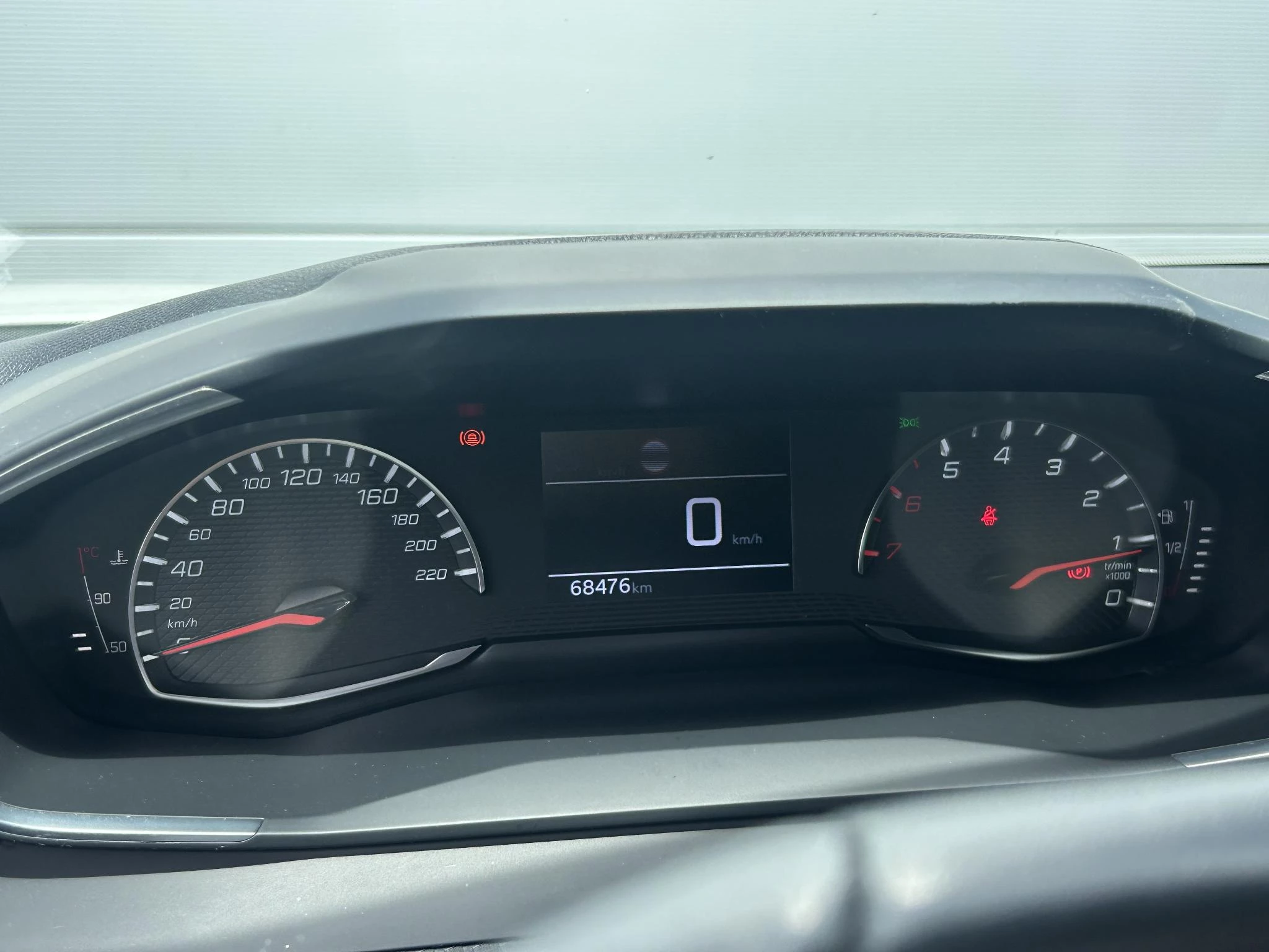 Peugeot-2008-image-10