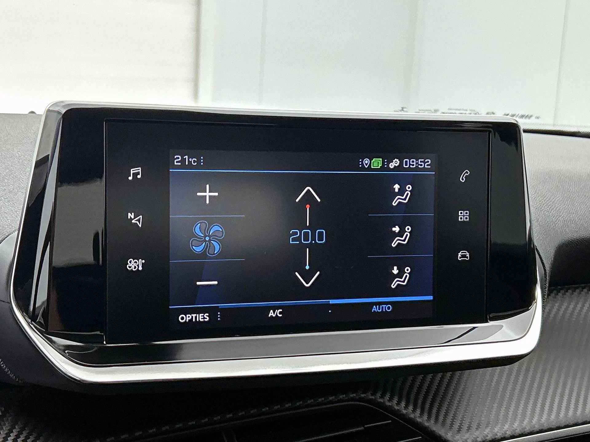 Peugeot-2008-image-16