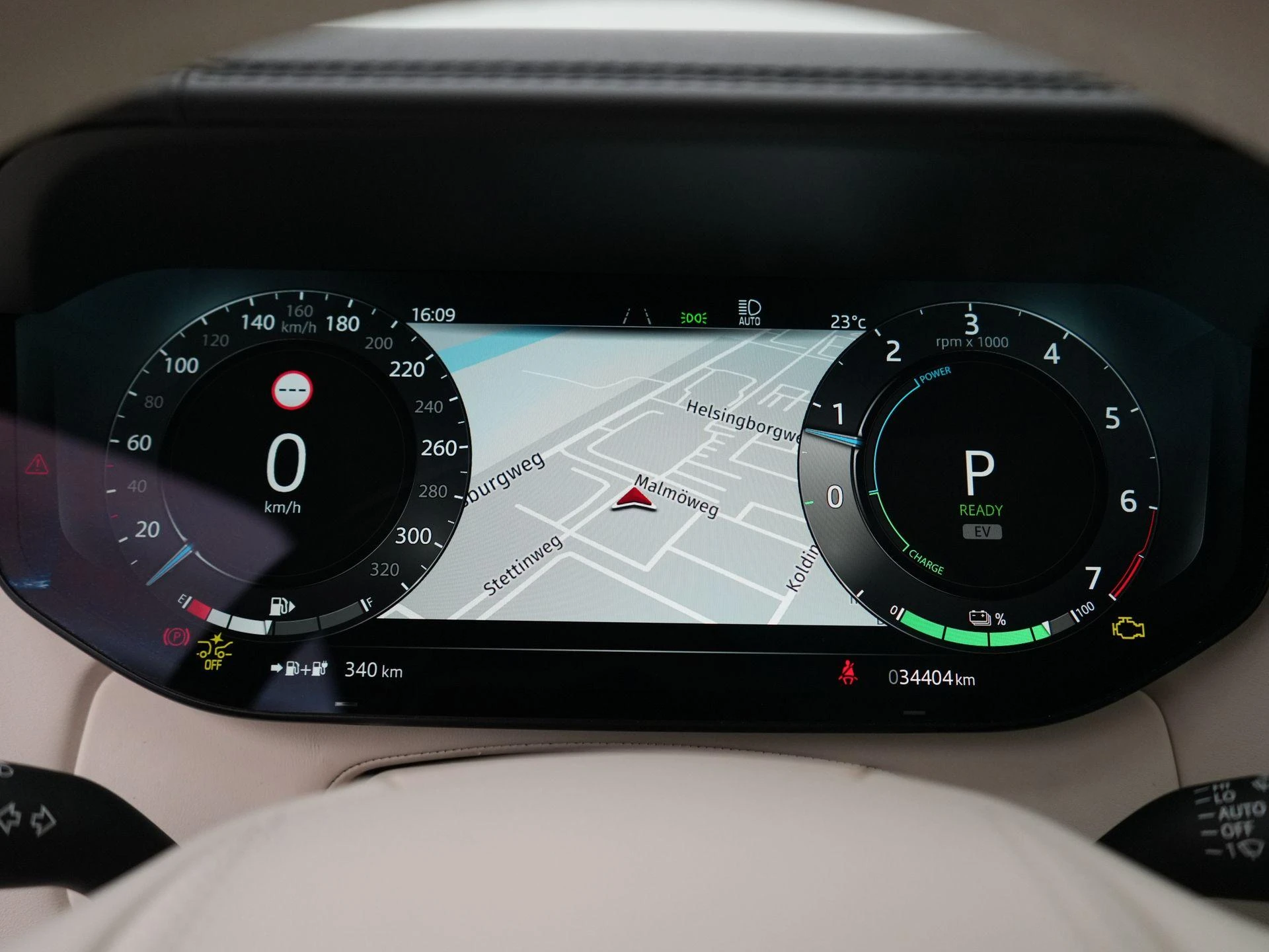 Land Rover-Range Rover-image-9