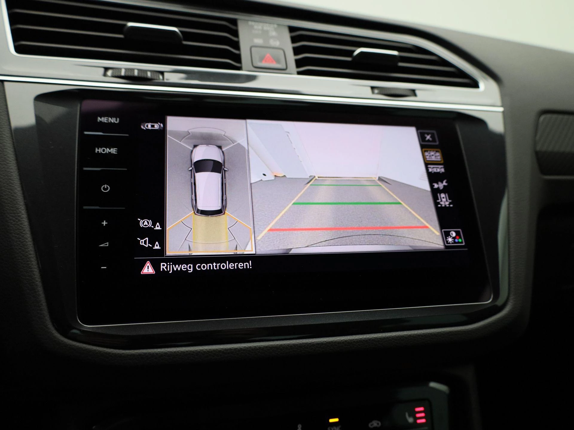 Volkswagen-Tiguan-image-33