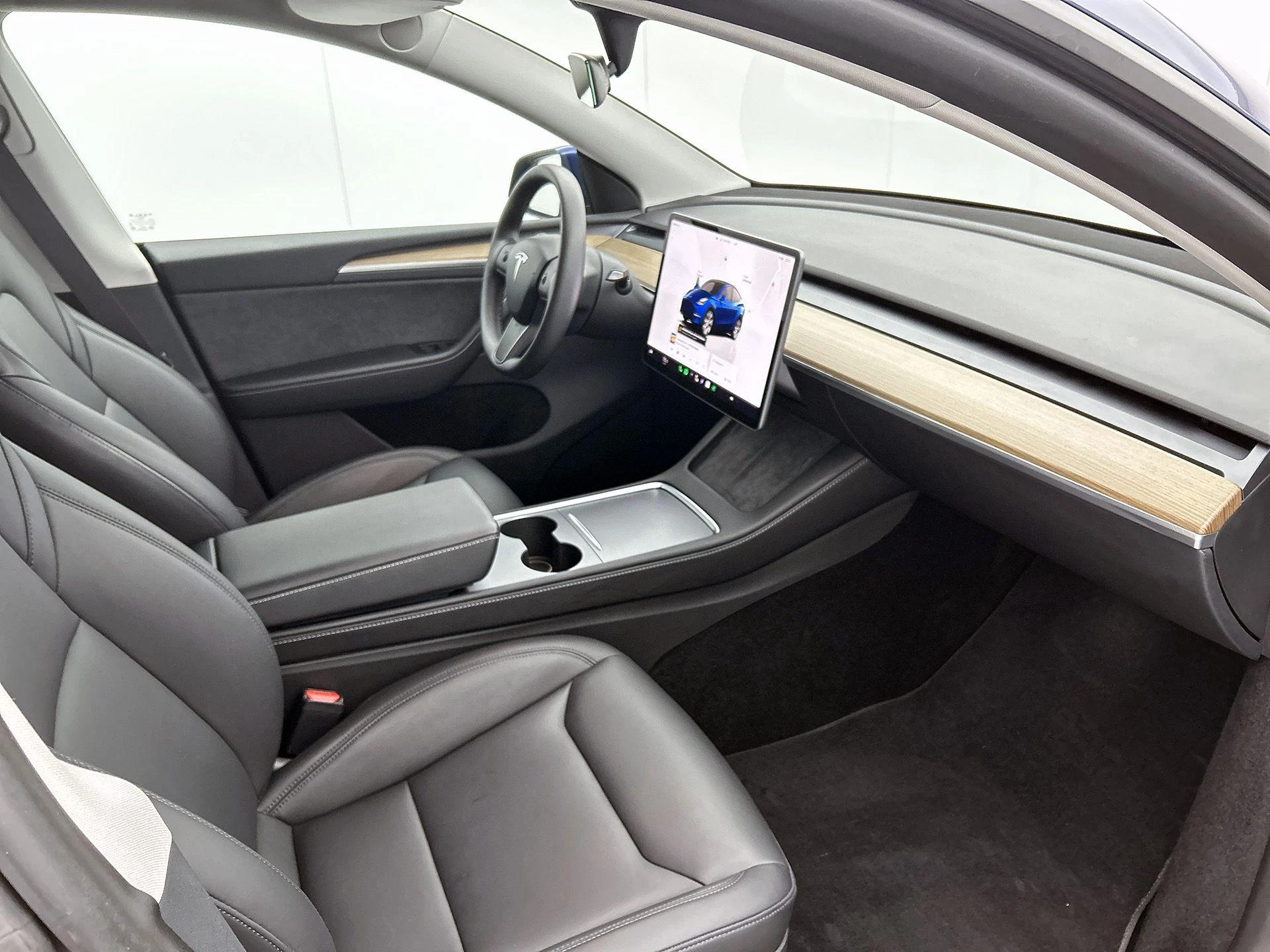 Tesla-Model Y-image-21