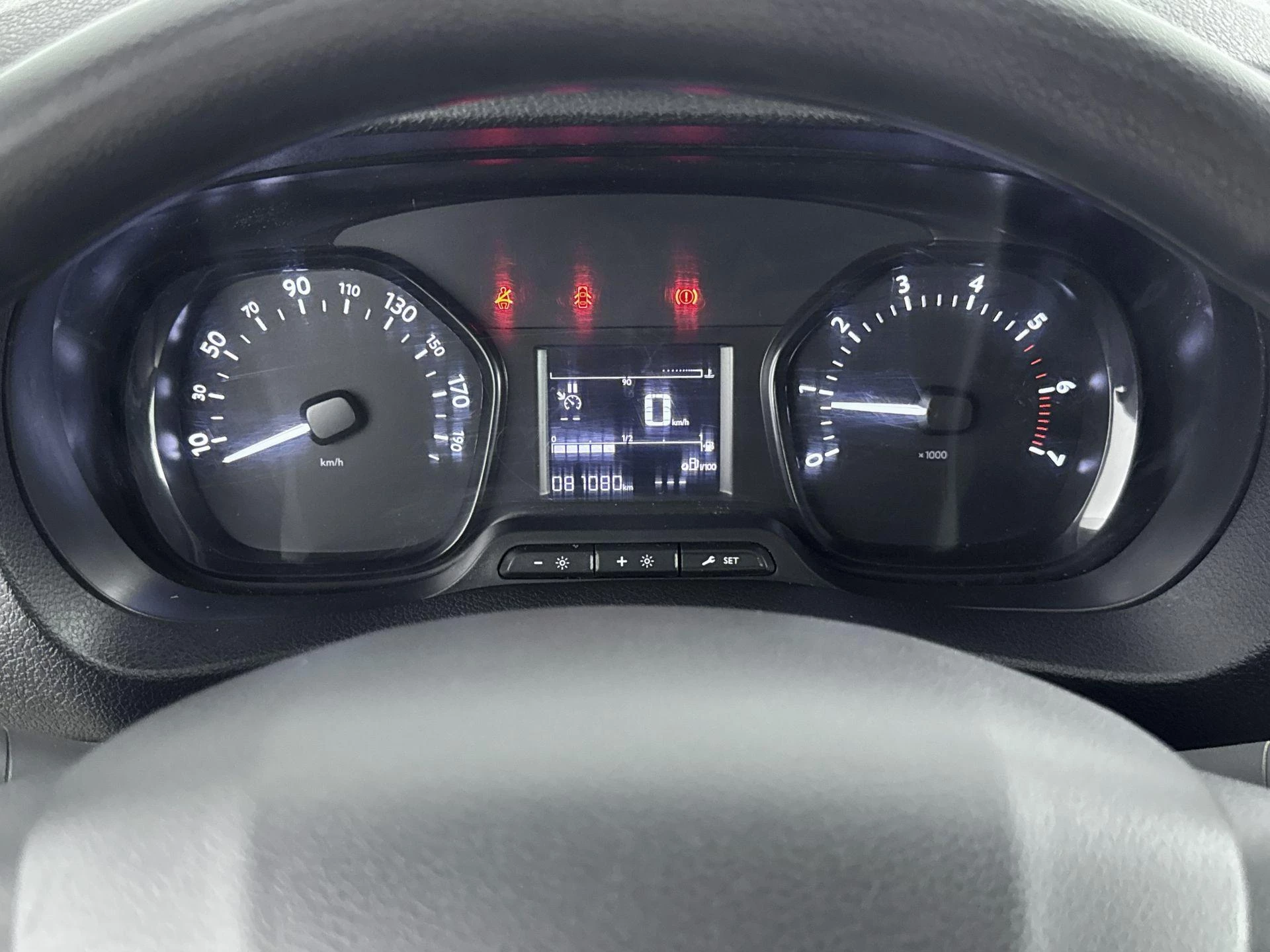 Peugeot-Expert-image-10