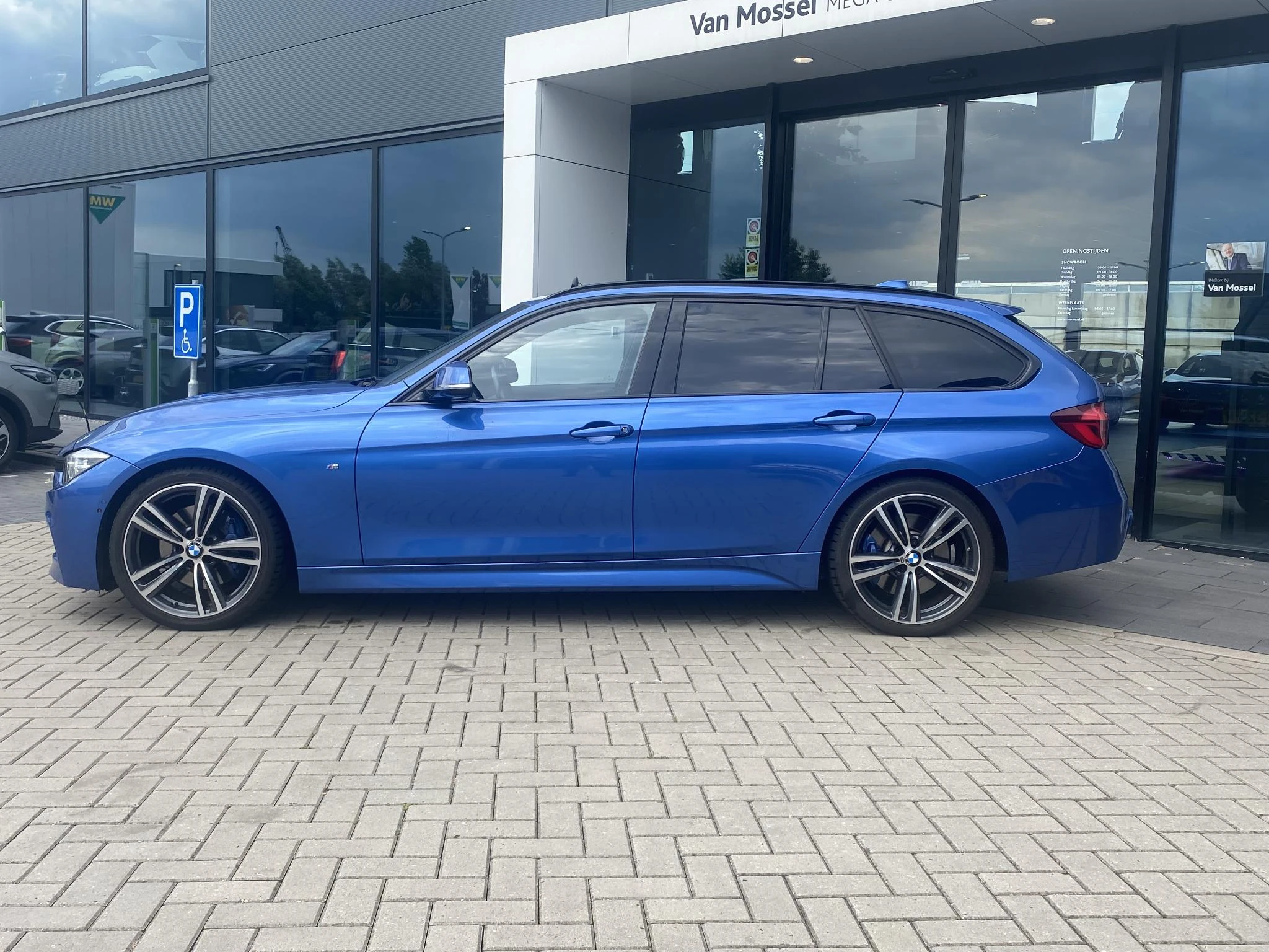 BMW-3 Serie-image-1