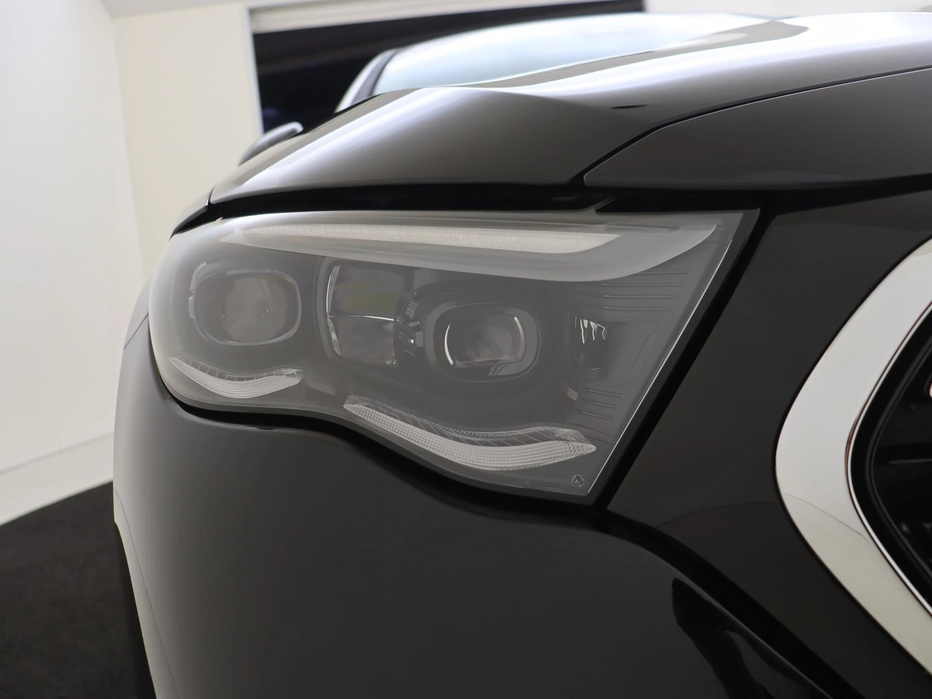 Mercedes-Benz-E-Klasse-image-35