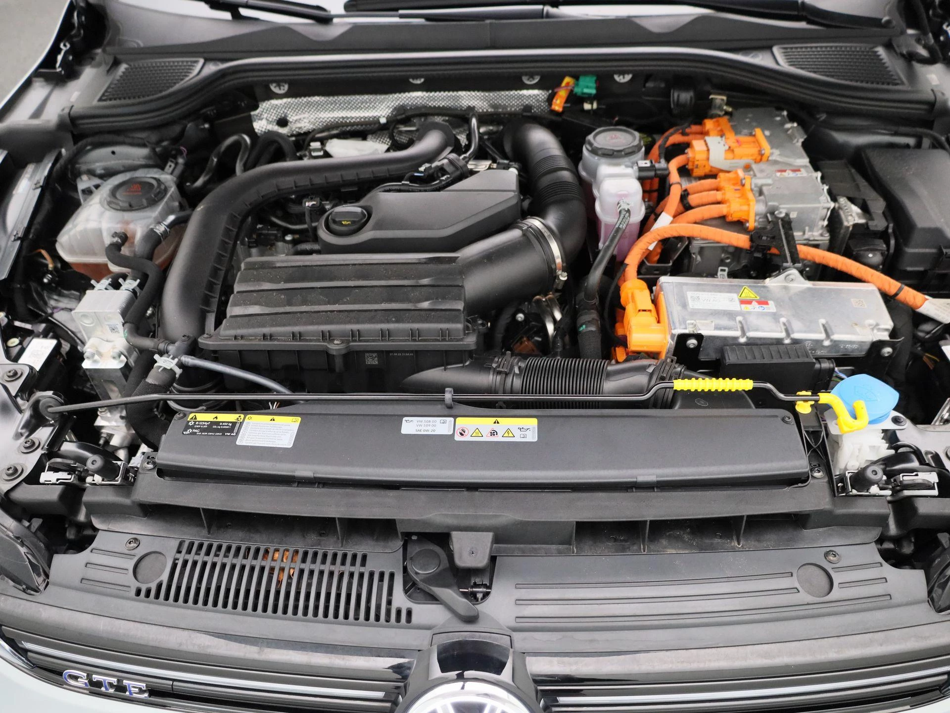 Volkswagen-Golf-image-37
