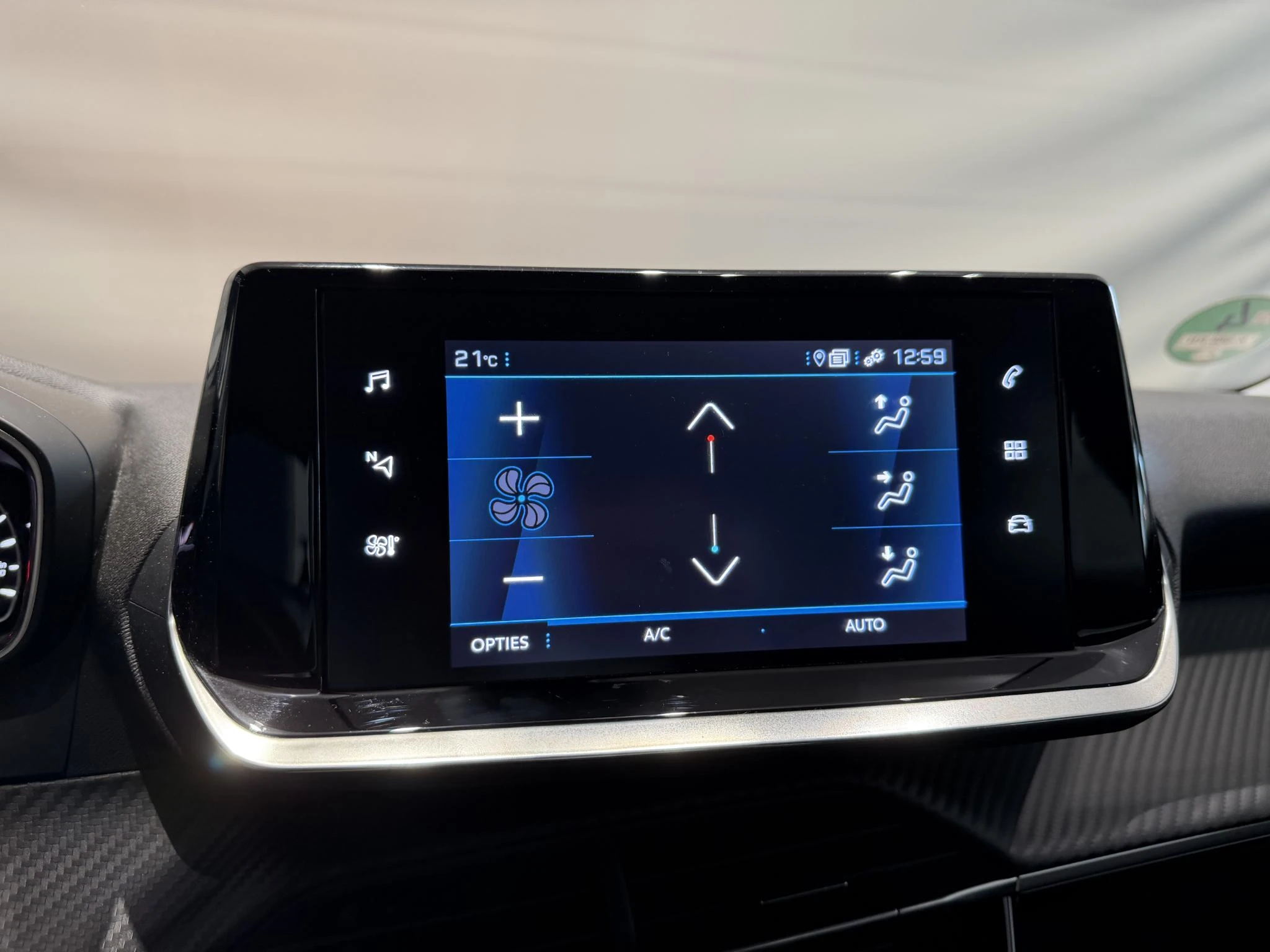 Peugeot-2008-image-12