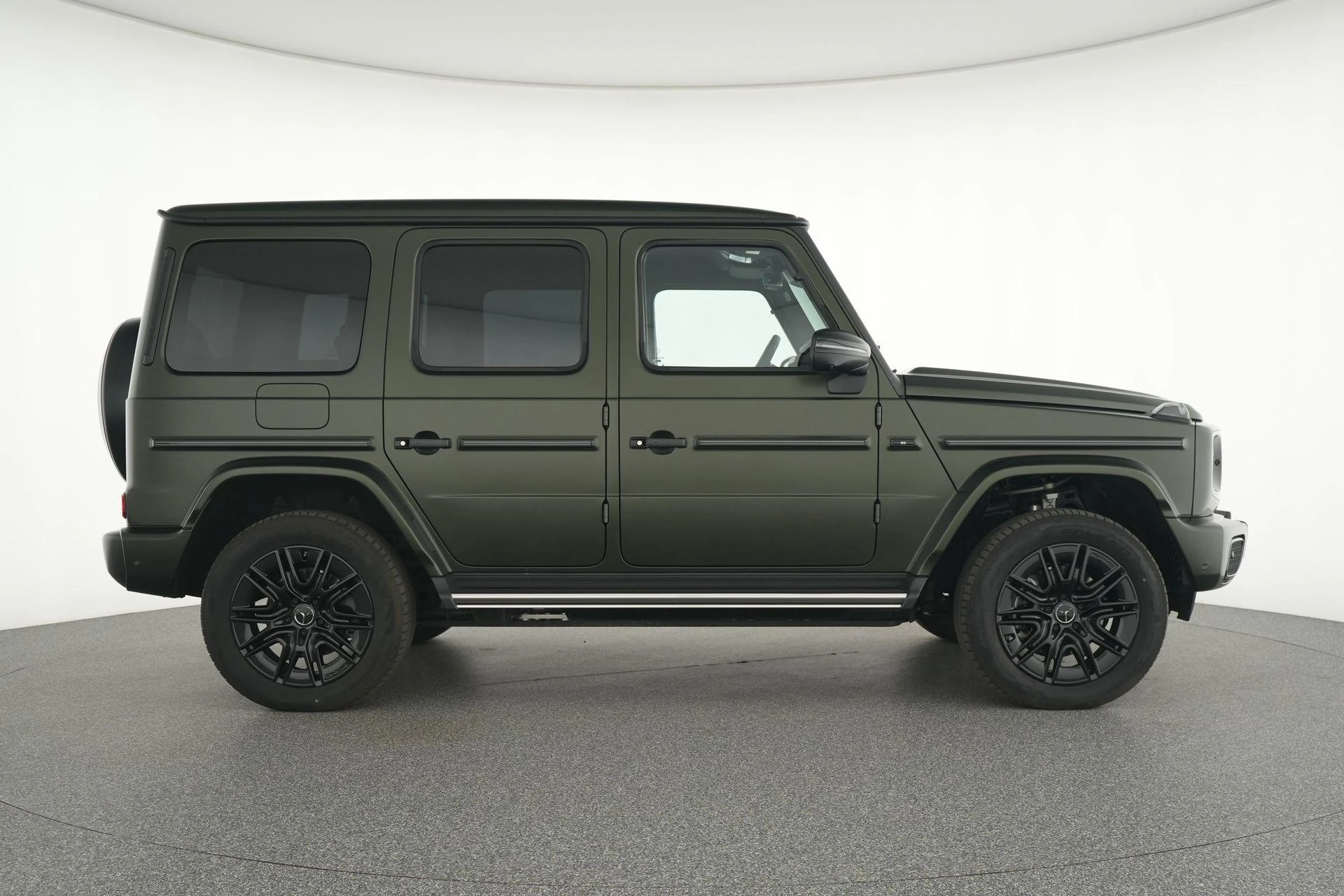 Mercedes-Benz-G-Klasse-image-8