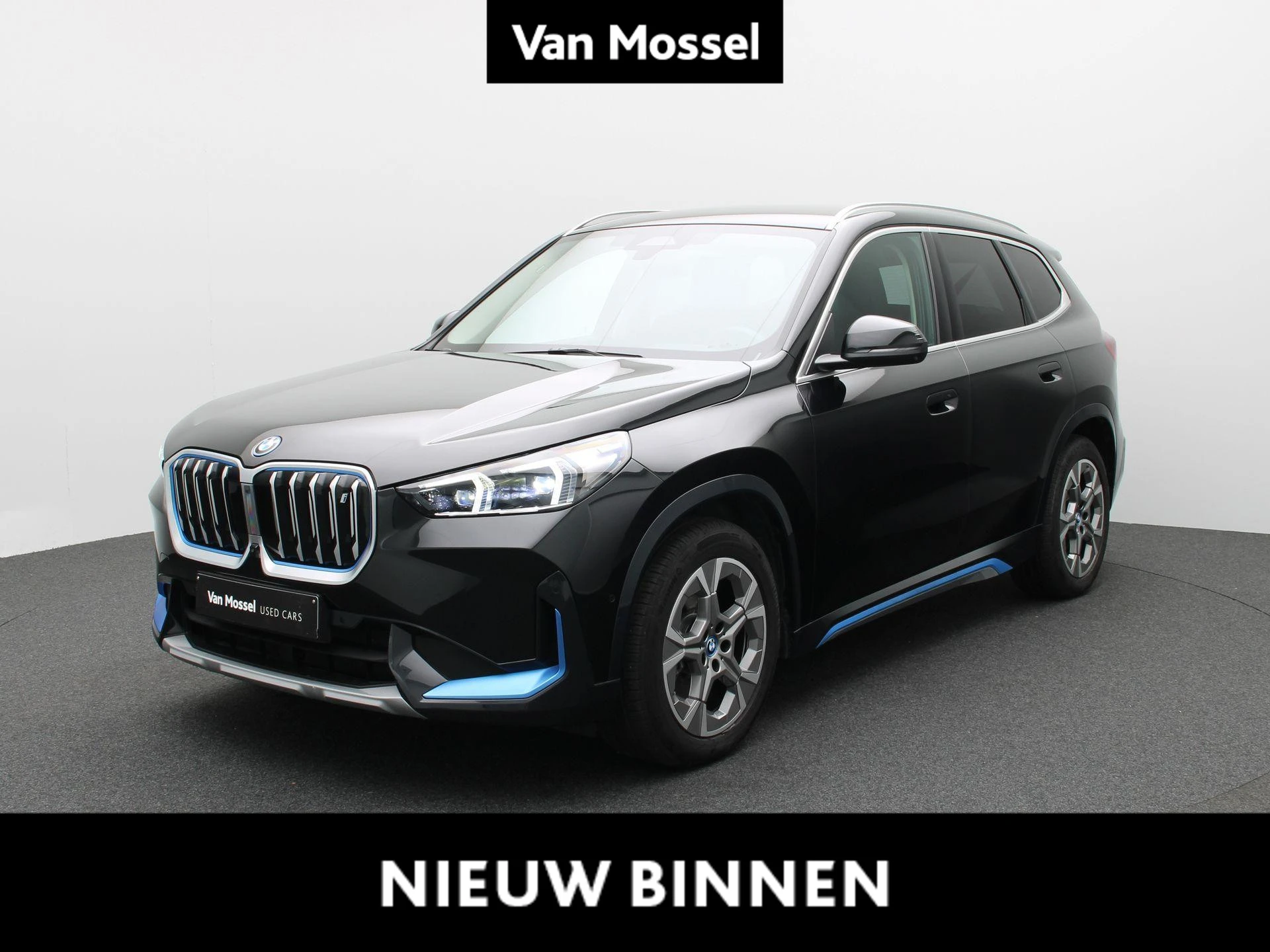 BMW-iX1-image-0