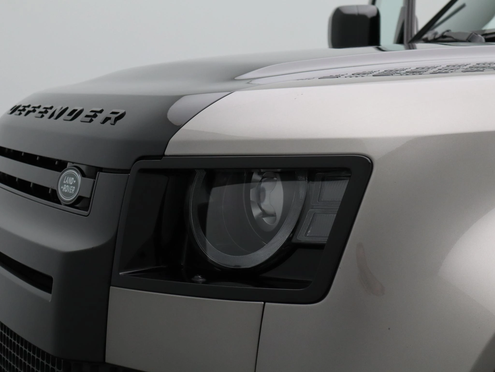 Land Rover-Defender-image-15