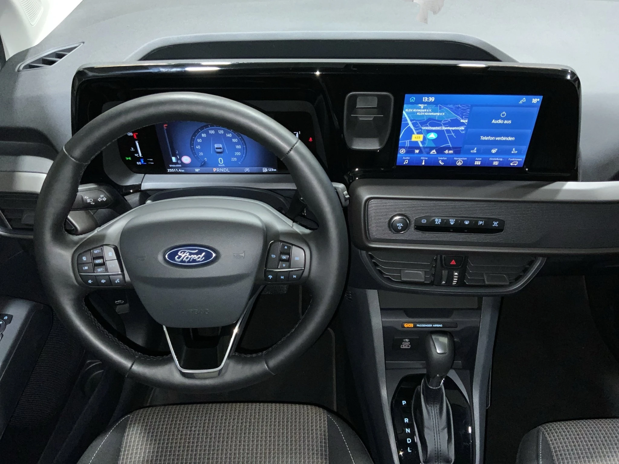 Ford-Tourneo Courier-image-11