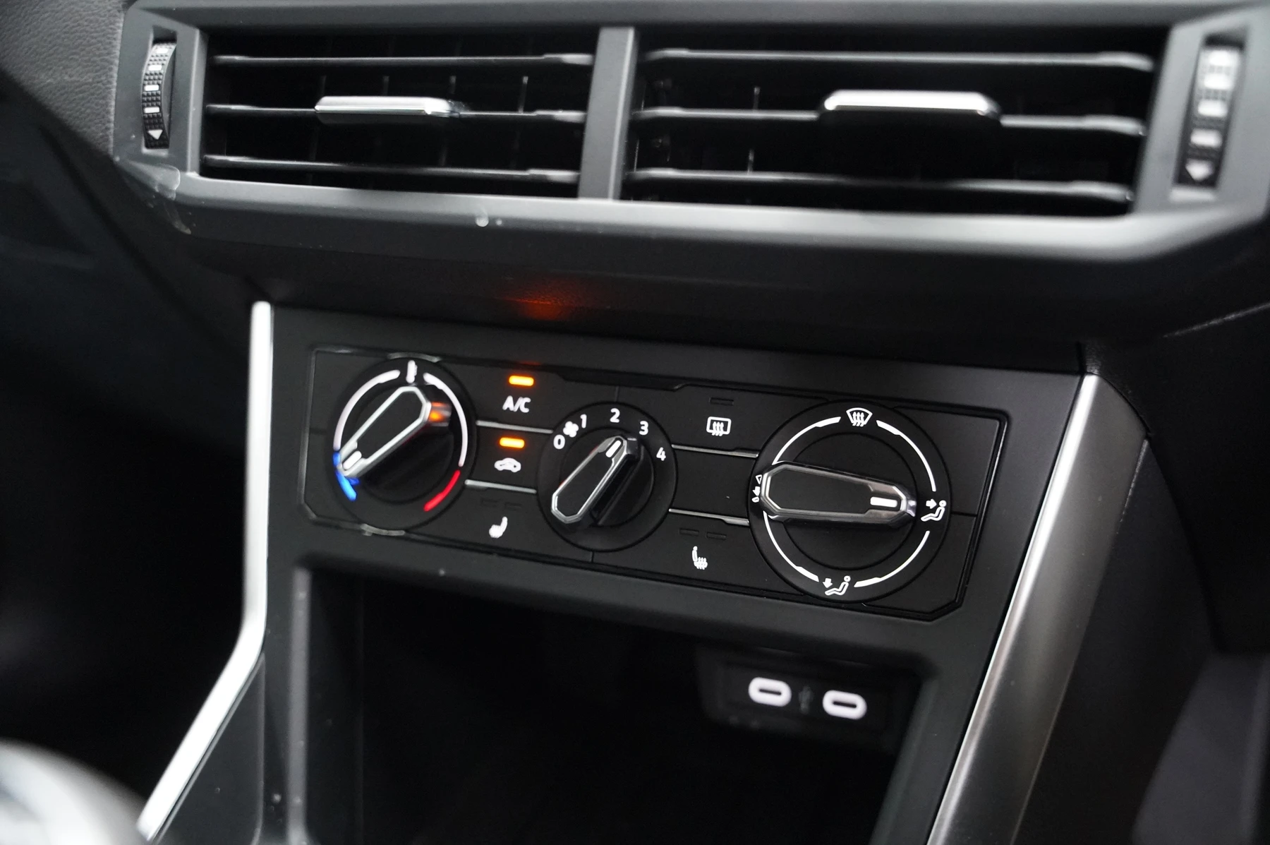 Volkswagen-Polo-image-22