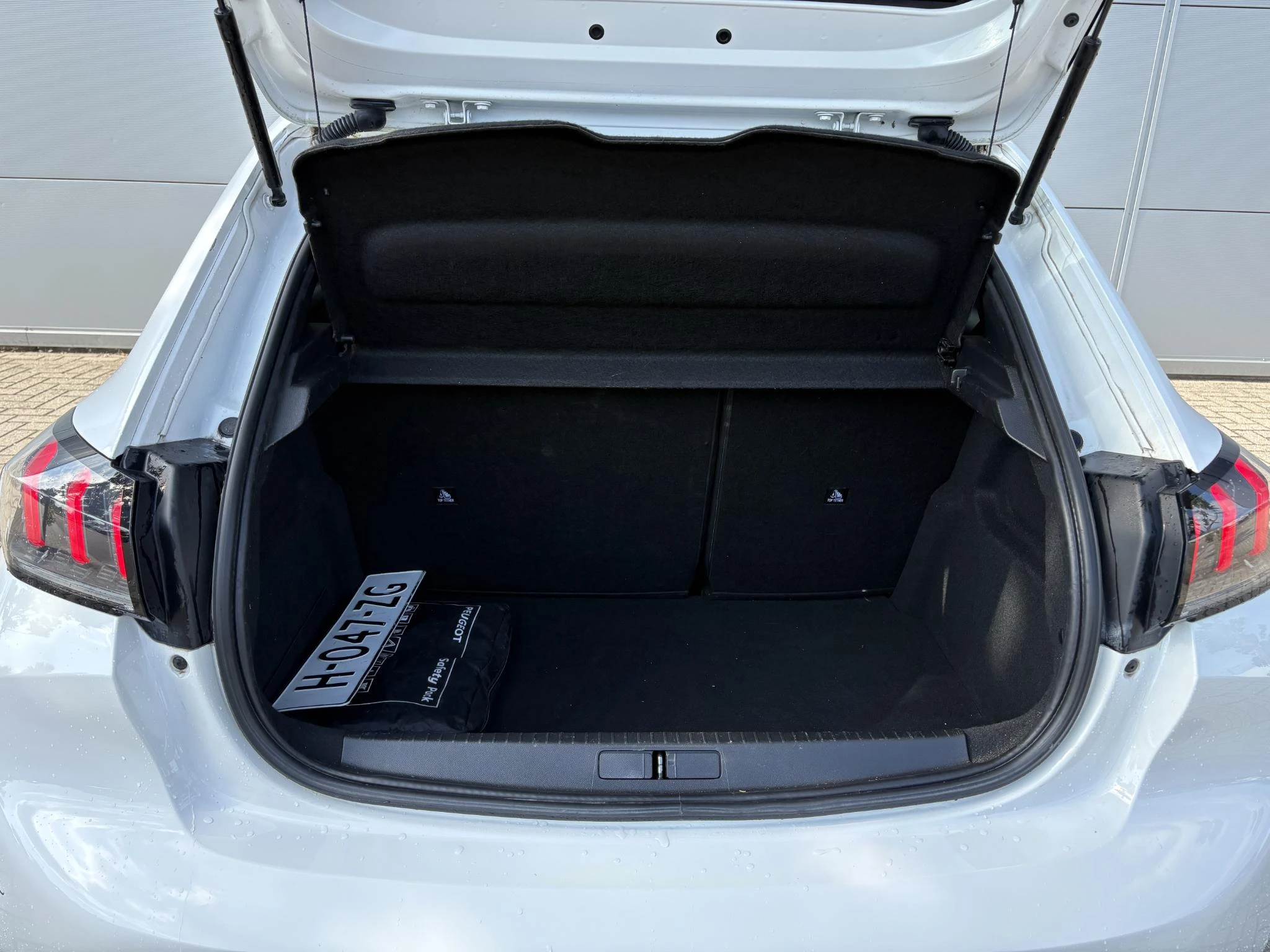 Peugeot-208-image-15