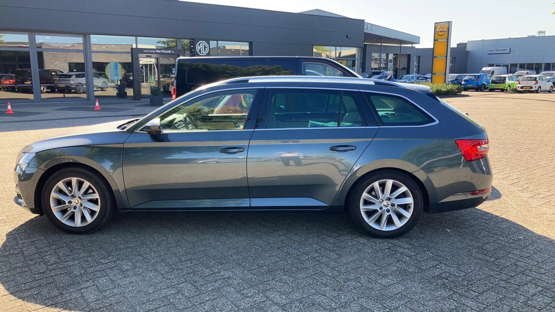 Škoda-Superb-image-1