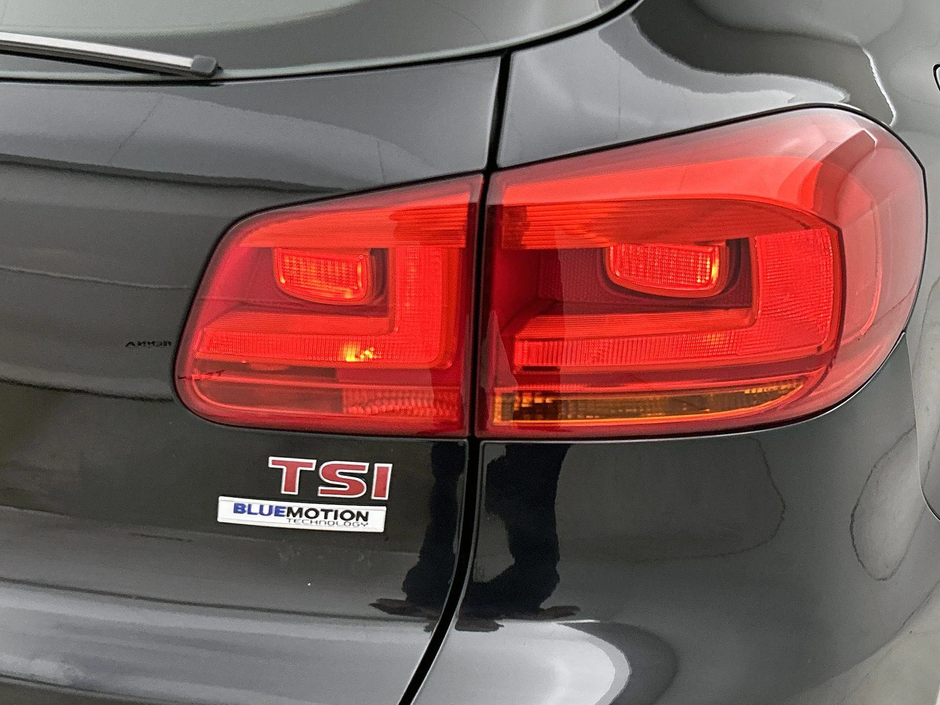 Volkswagen-Tiguan-image-13