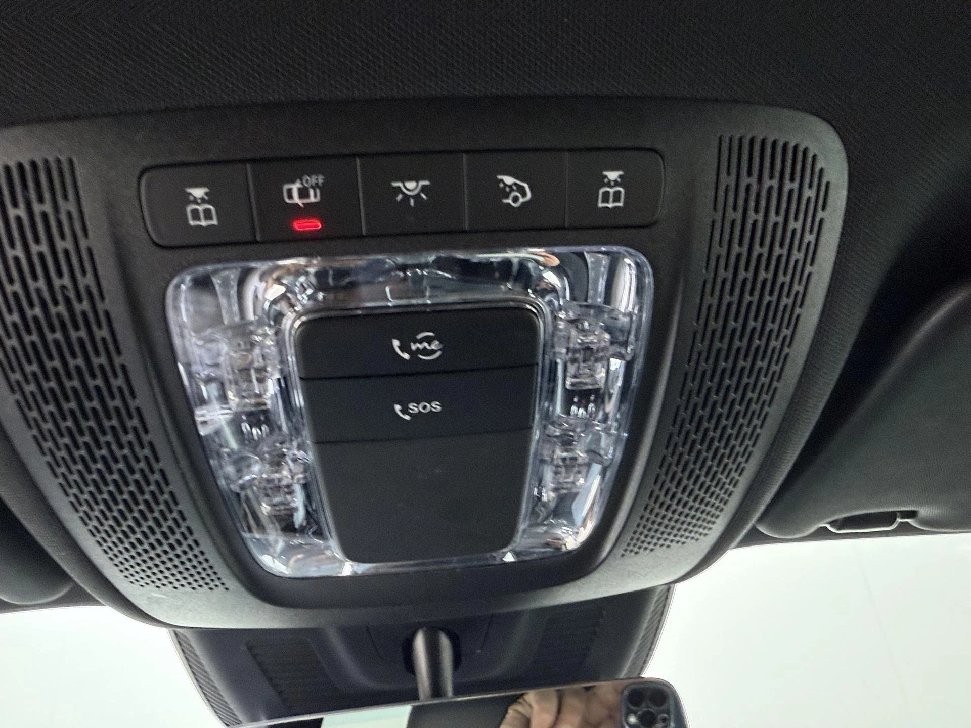 Mercedes-Benz-GLA-image-22