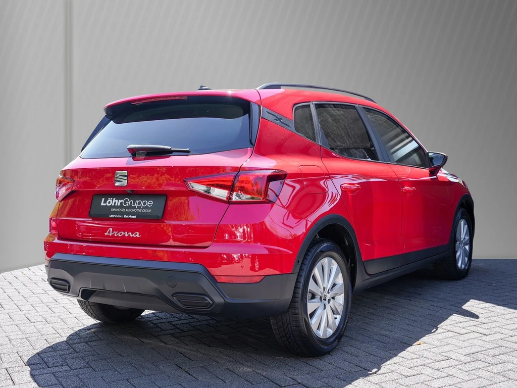 SEAT-Arona-image-3