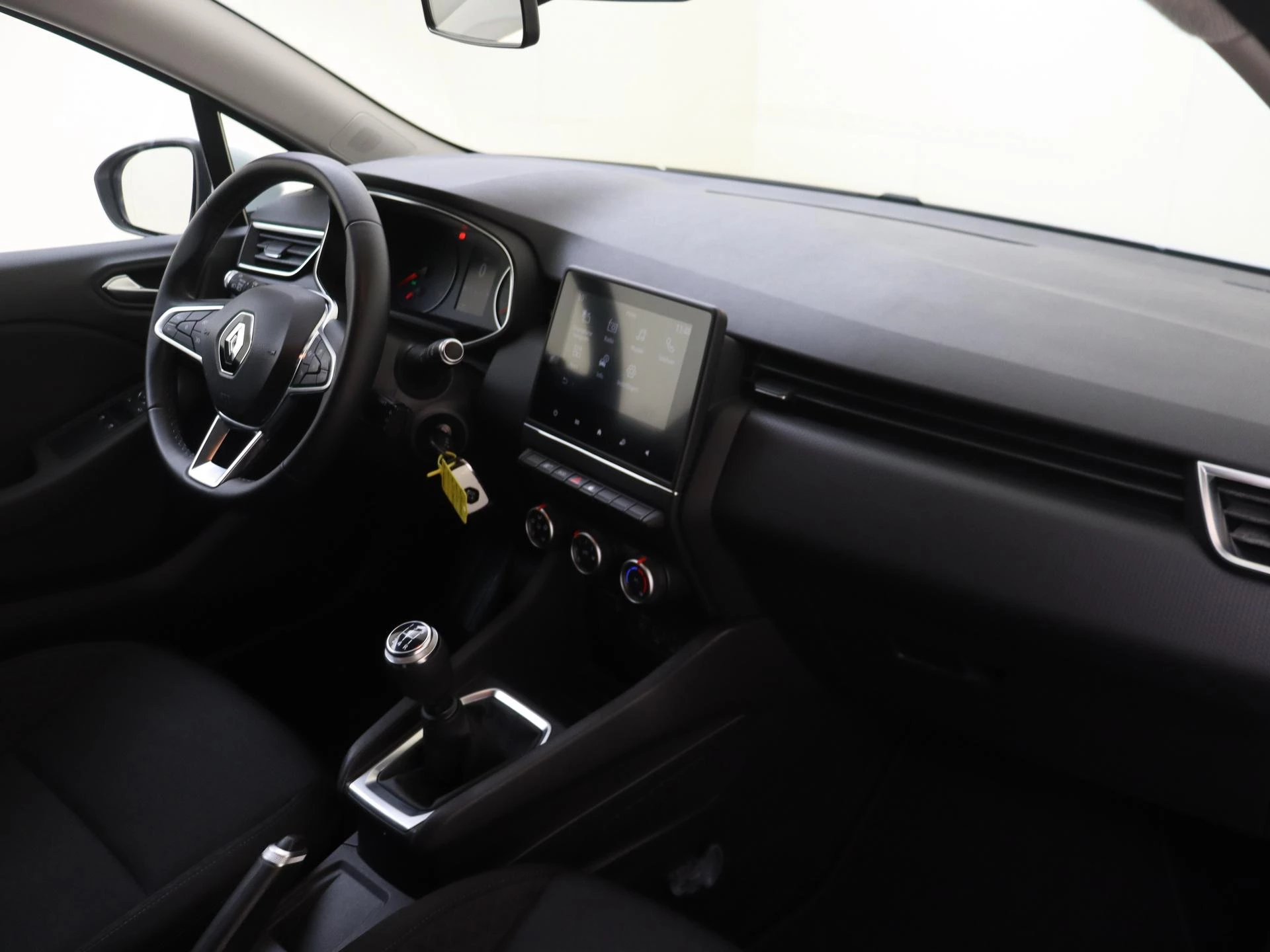 Renault-Clio-image-11