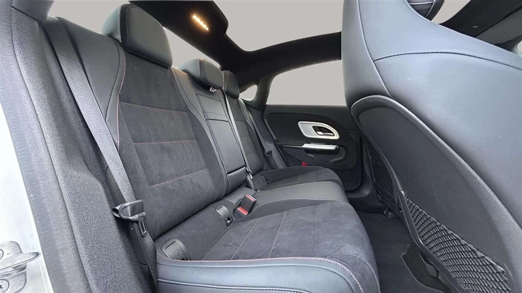 Mercedes-Benz-CLA-image-23