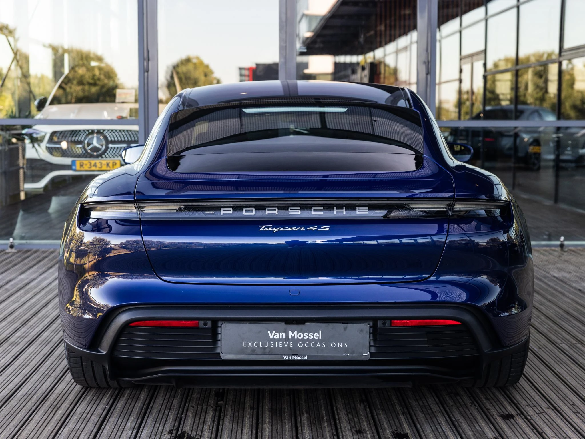 Porsche-Taycan-image-5