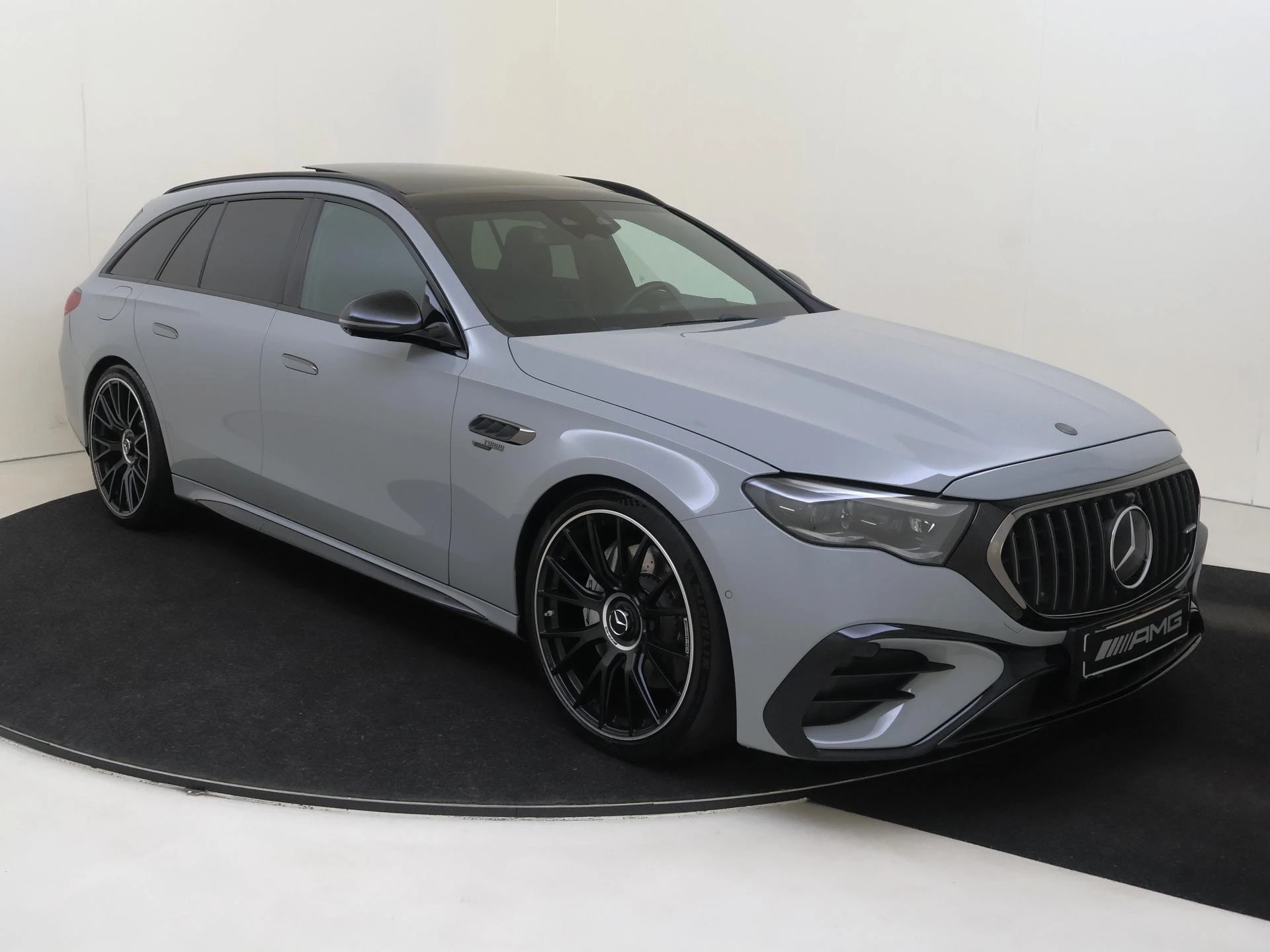 Mercedes-Benz-E-Klasse-image-4