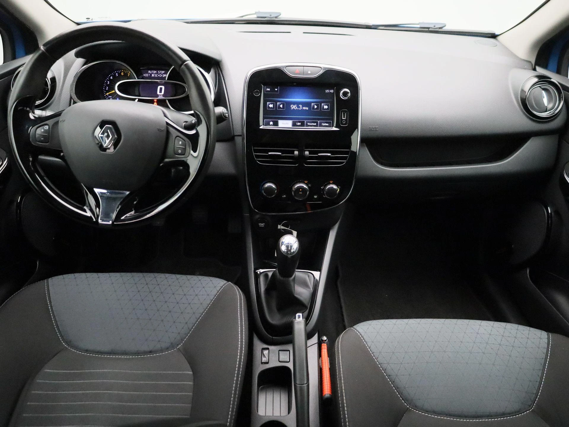 Renault-Clio-image-8