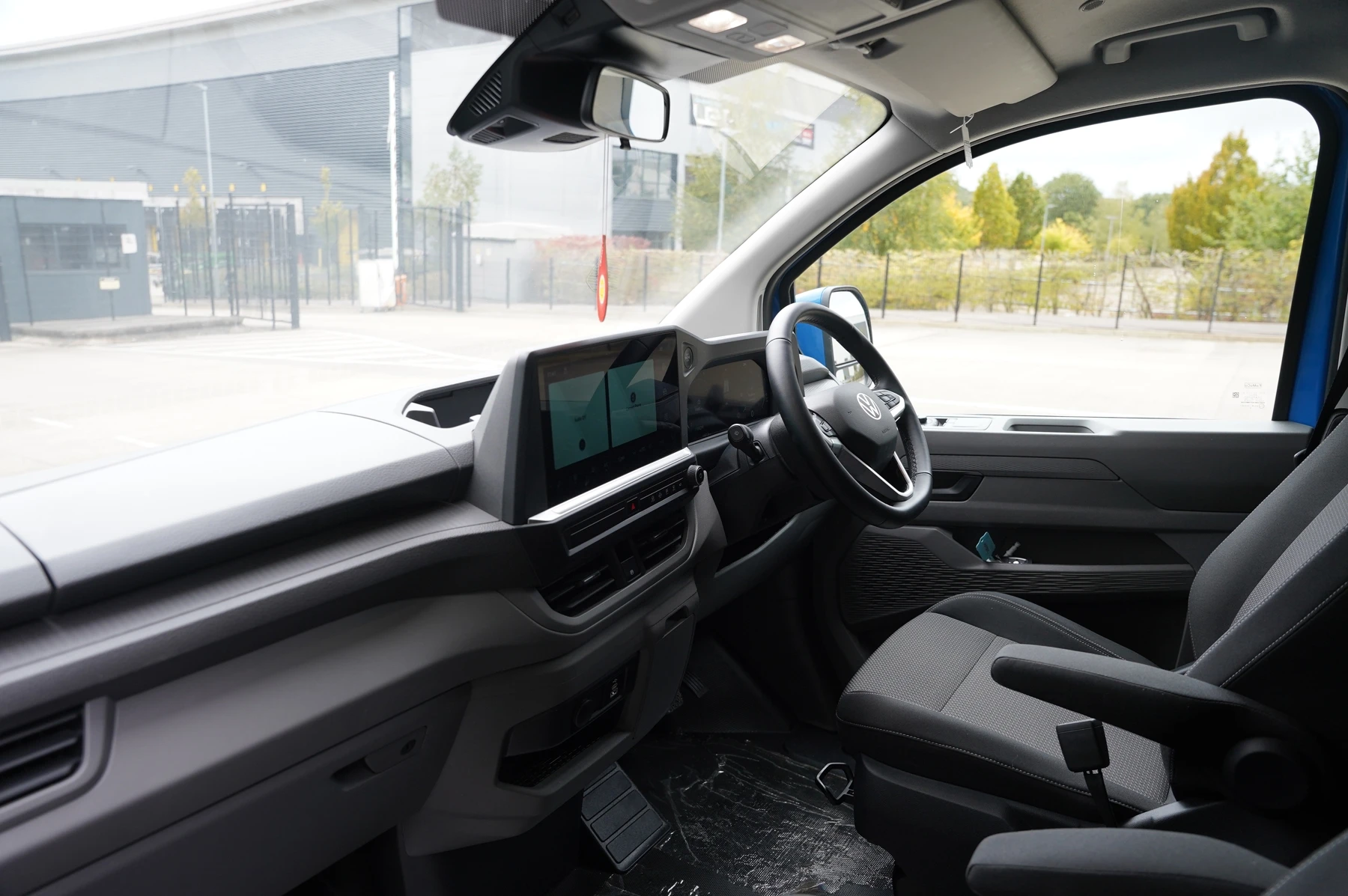 Volkswagen-Transporter-image-1