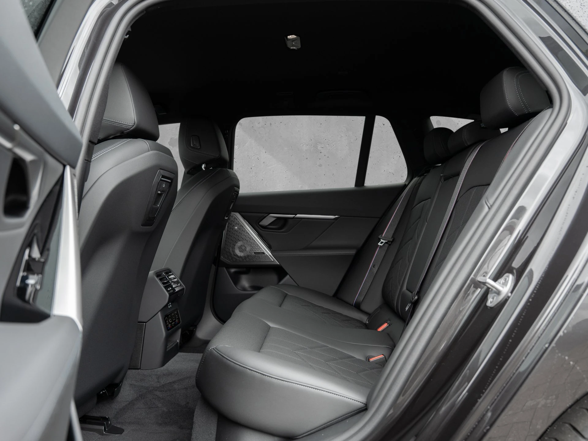 BMW-i5-image-7