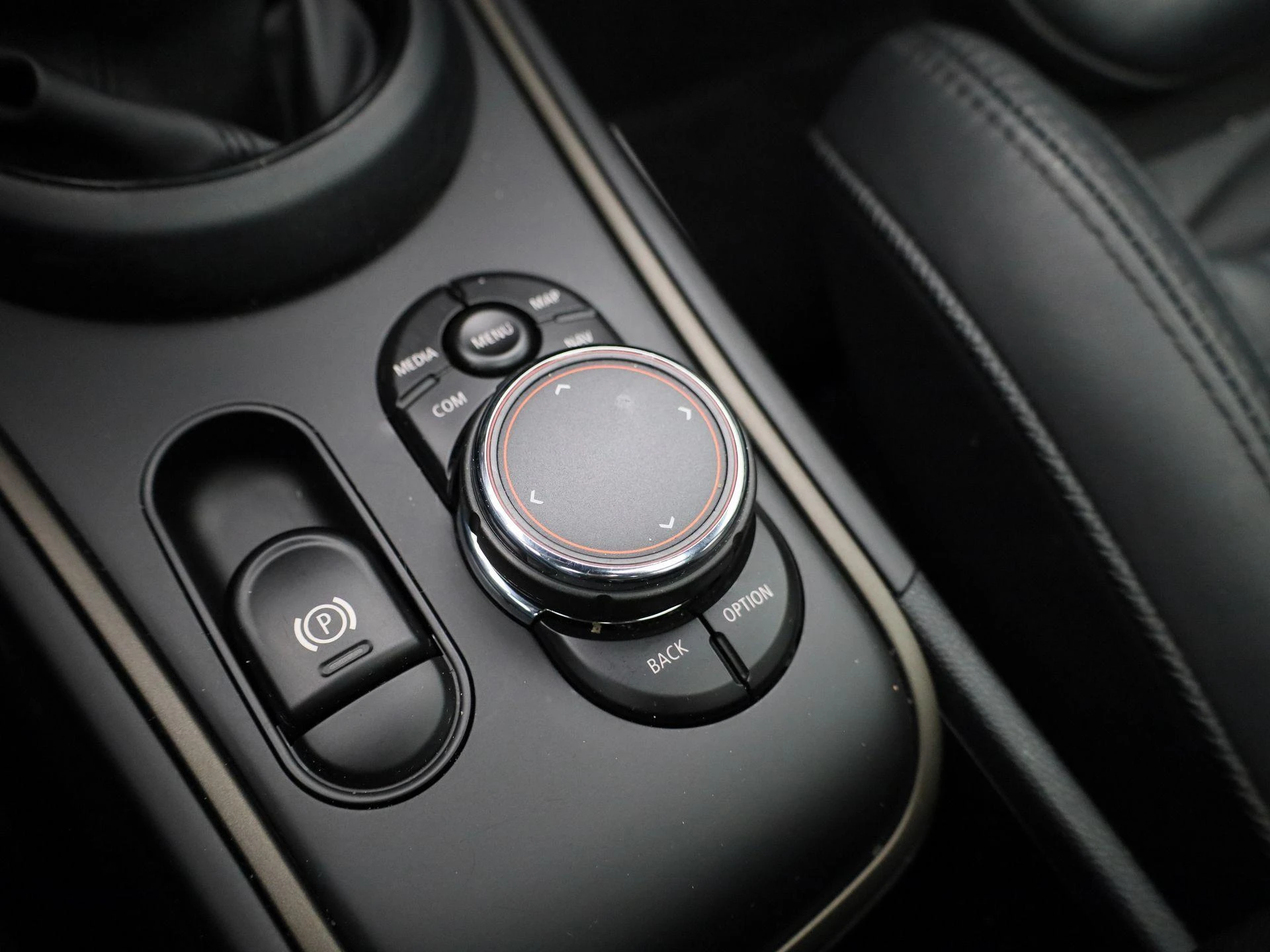 MINI-Countryman-image-28