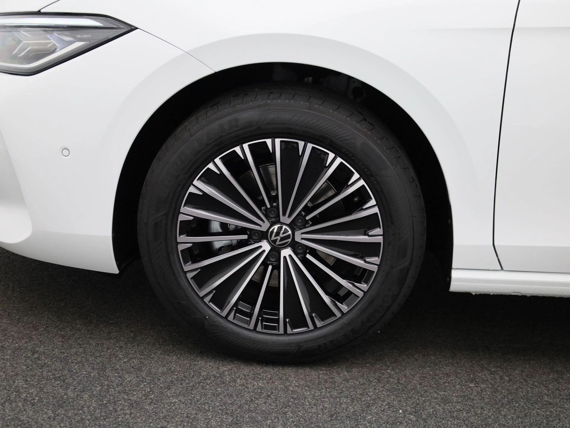 Volkswagen-Passat-image-14