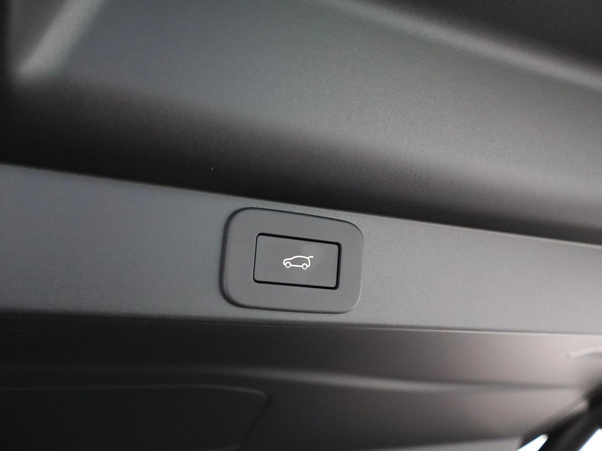 Land Rover-Range Rover-image-35