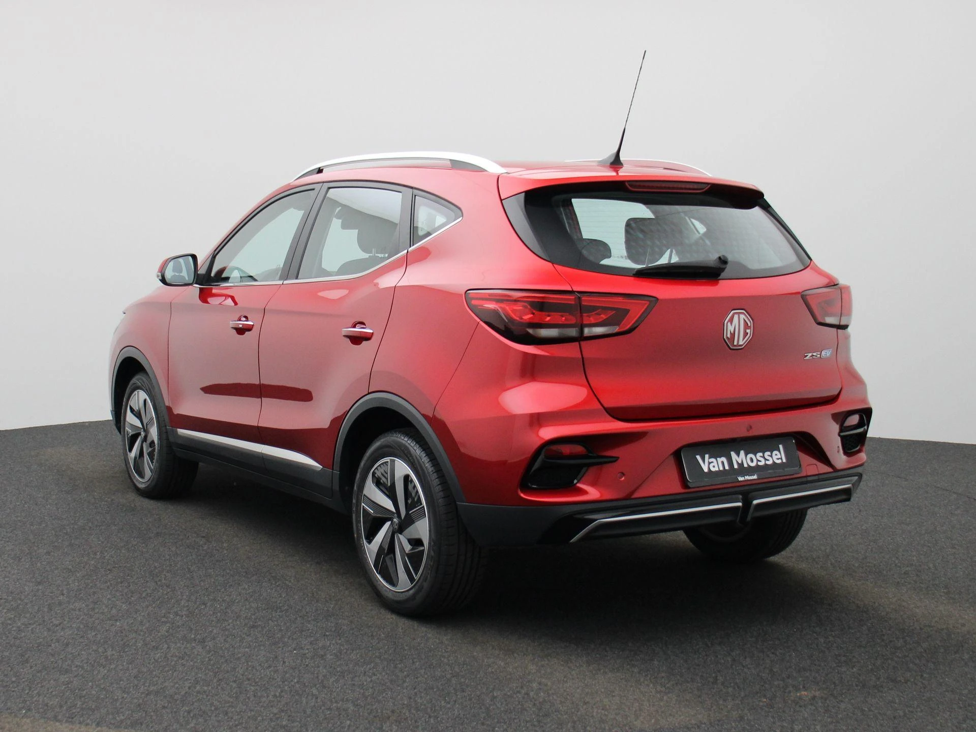 MG-ZS EV-image-1
