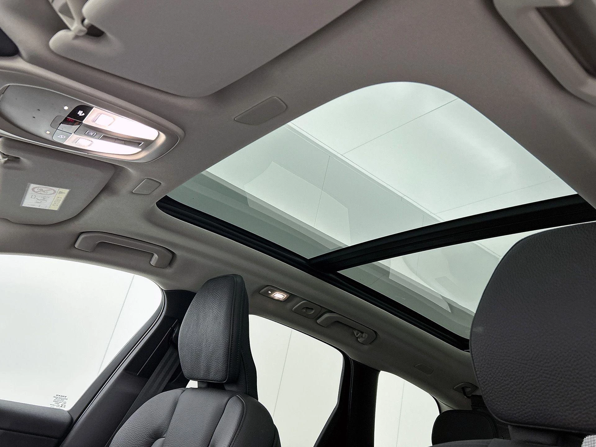Volvo XC60 2.0 T6 Plug-in hybrid AWD Plus Bright