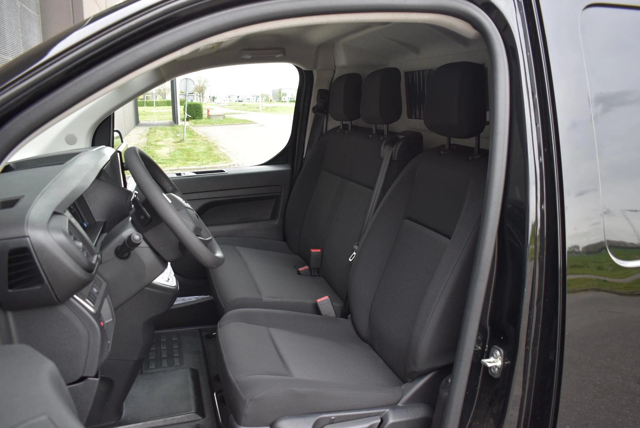 Opel-Vivaro-e-image-13