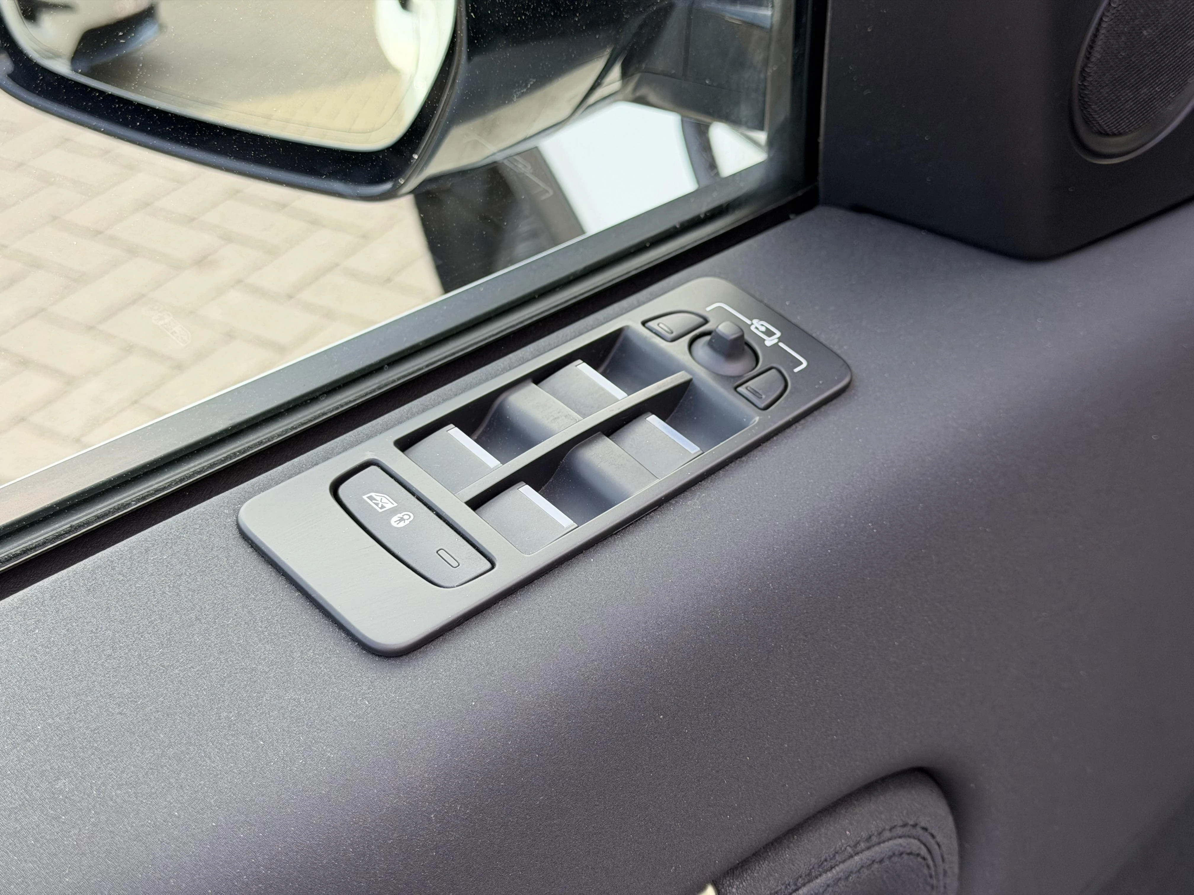 Land Rover-Discovery Sport-image-21