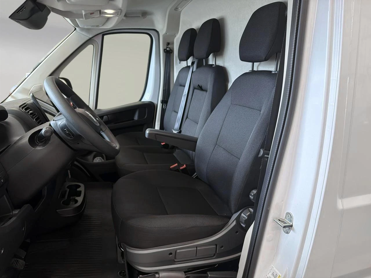 Opel-Movano-image-13