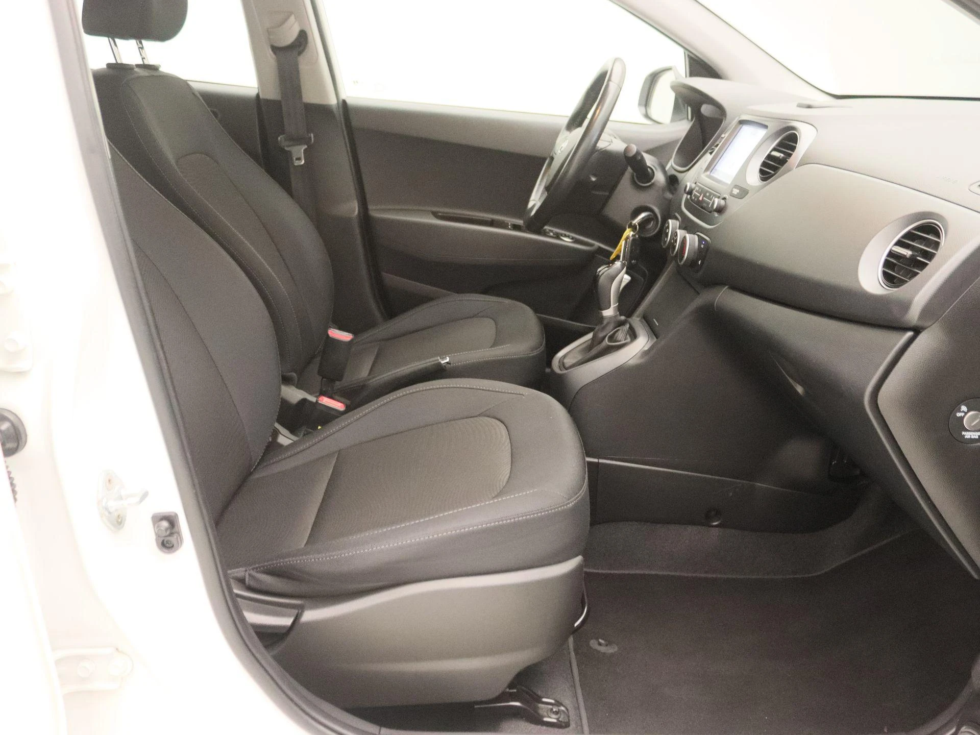 Hyundai-i10-image-22