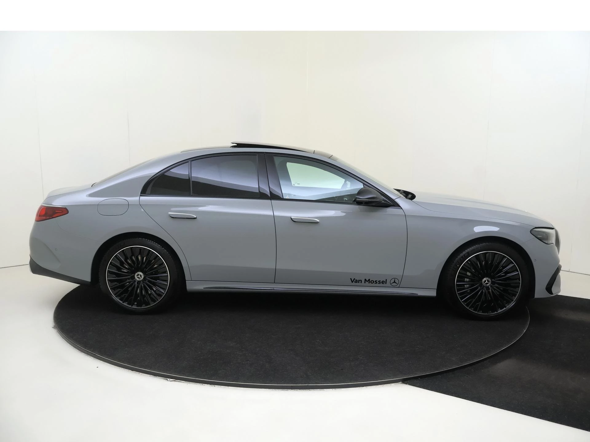 Mercedes-Benz E-Klasse 400 e 4MATIC AMG Line