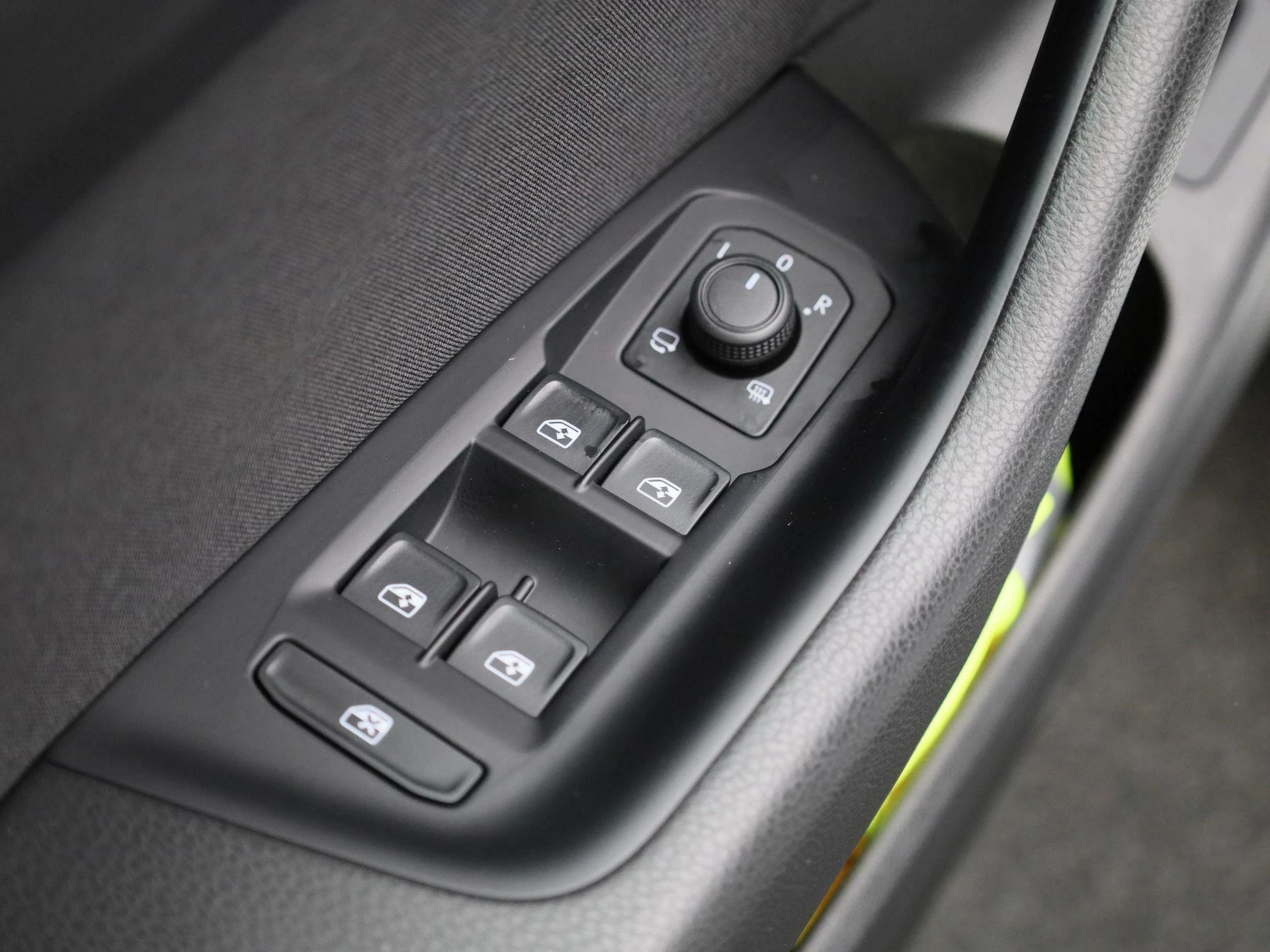 Volkswagen-Passat-image-32