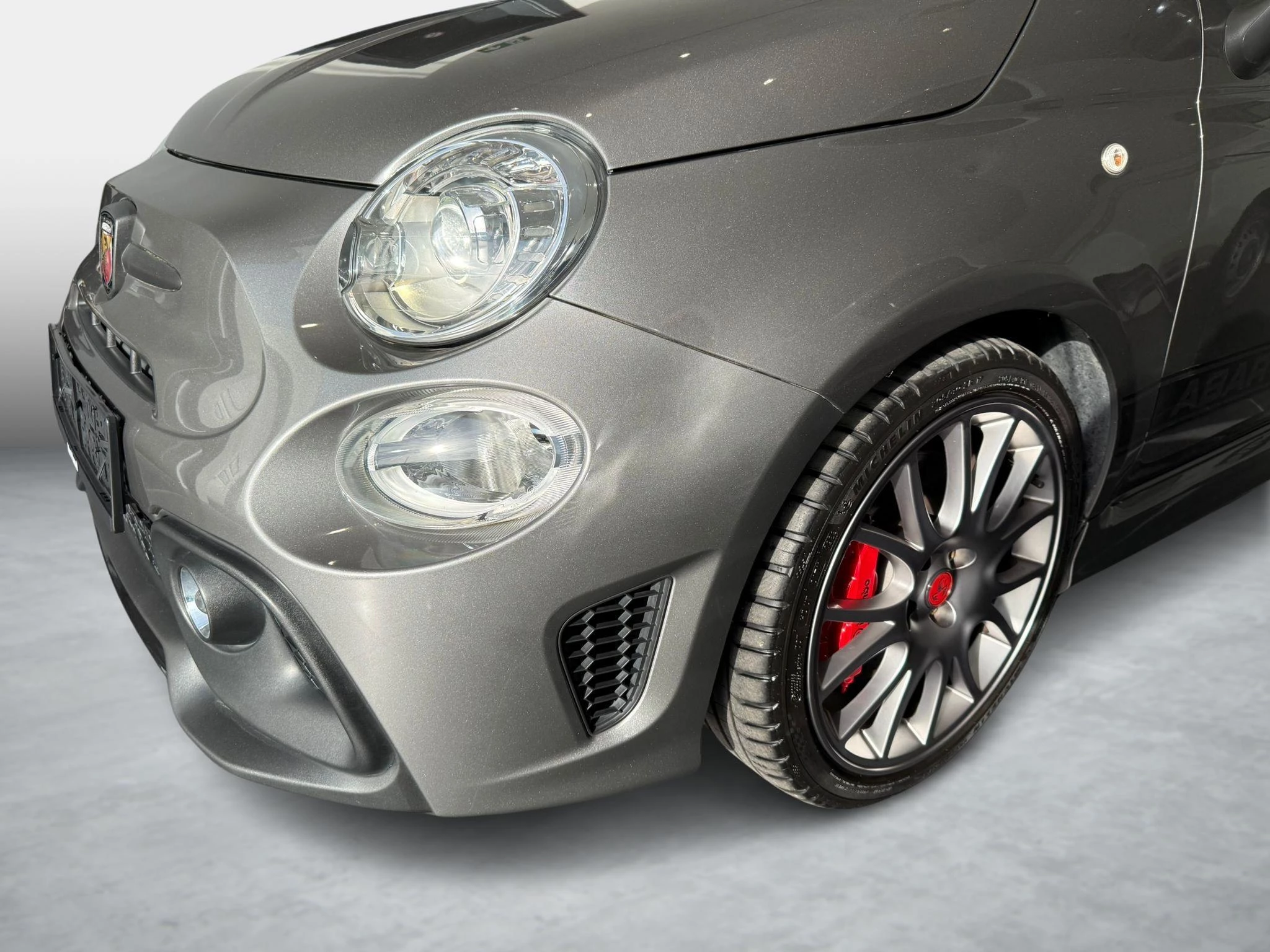 Abarth 500C 1.4 T-Jet 595 132kW Competizione