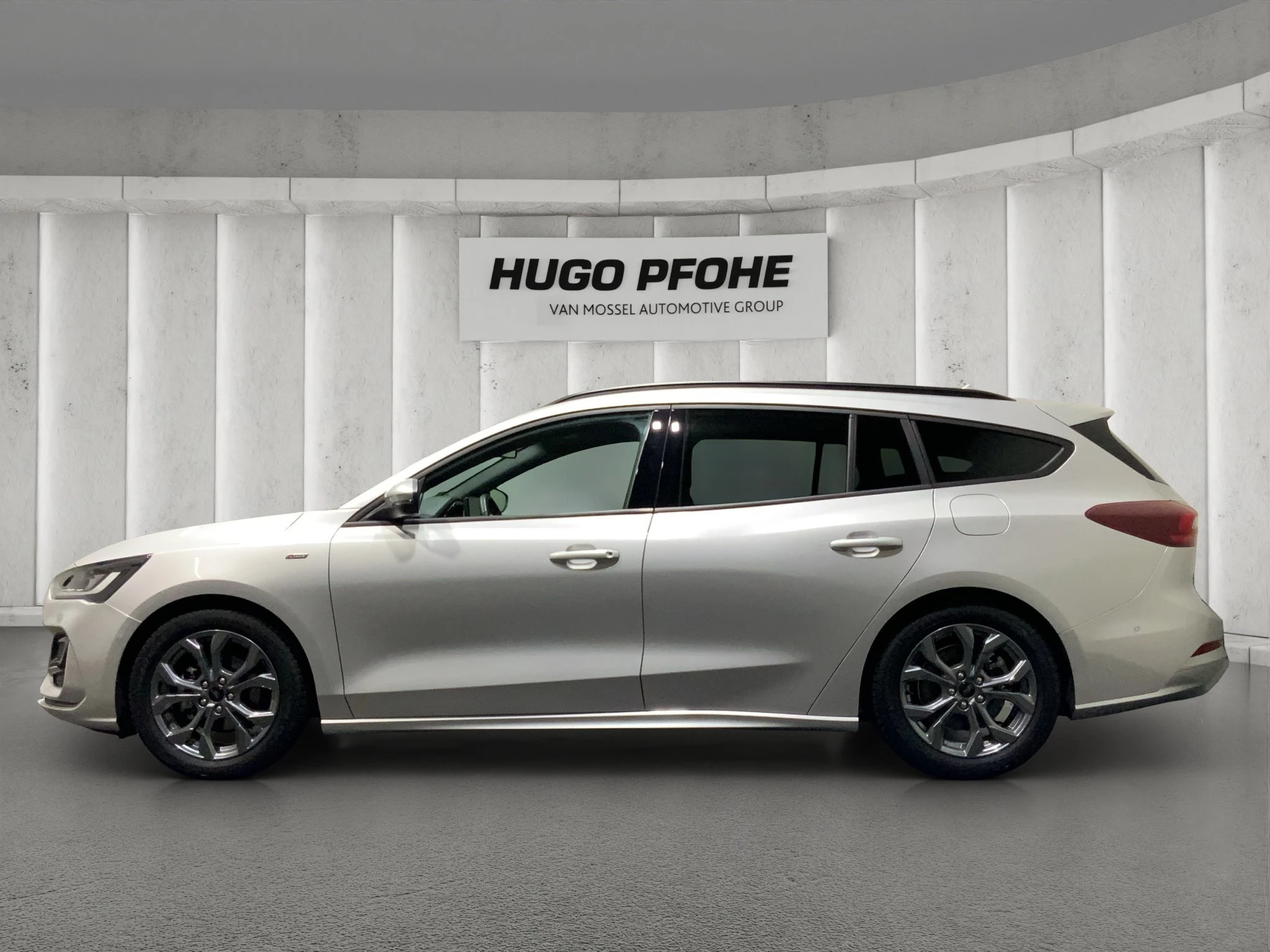 Ford Focus ST-Line X Turnier Aut.*AHK*ACC*HUD*KAM*NAVI*WINTER-PKT.