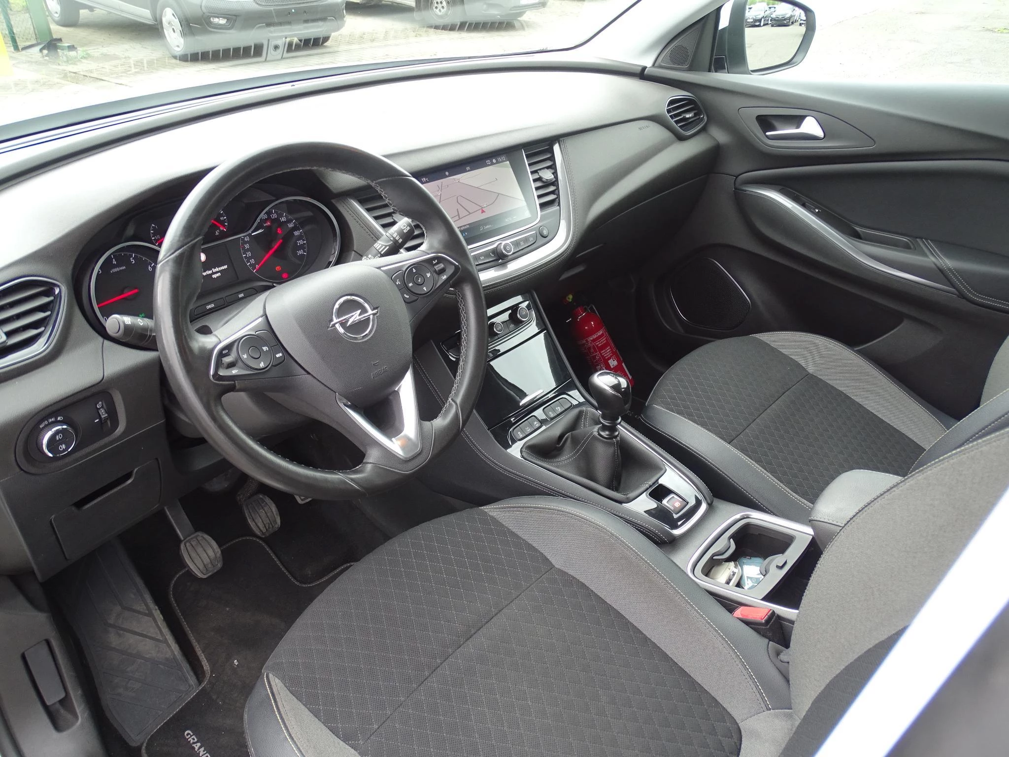 Opel-Grandland X-image-6