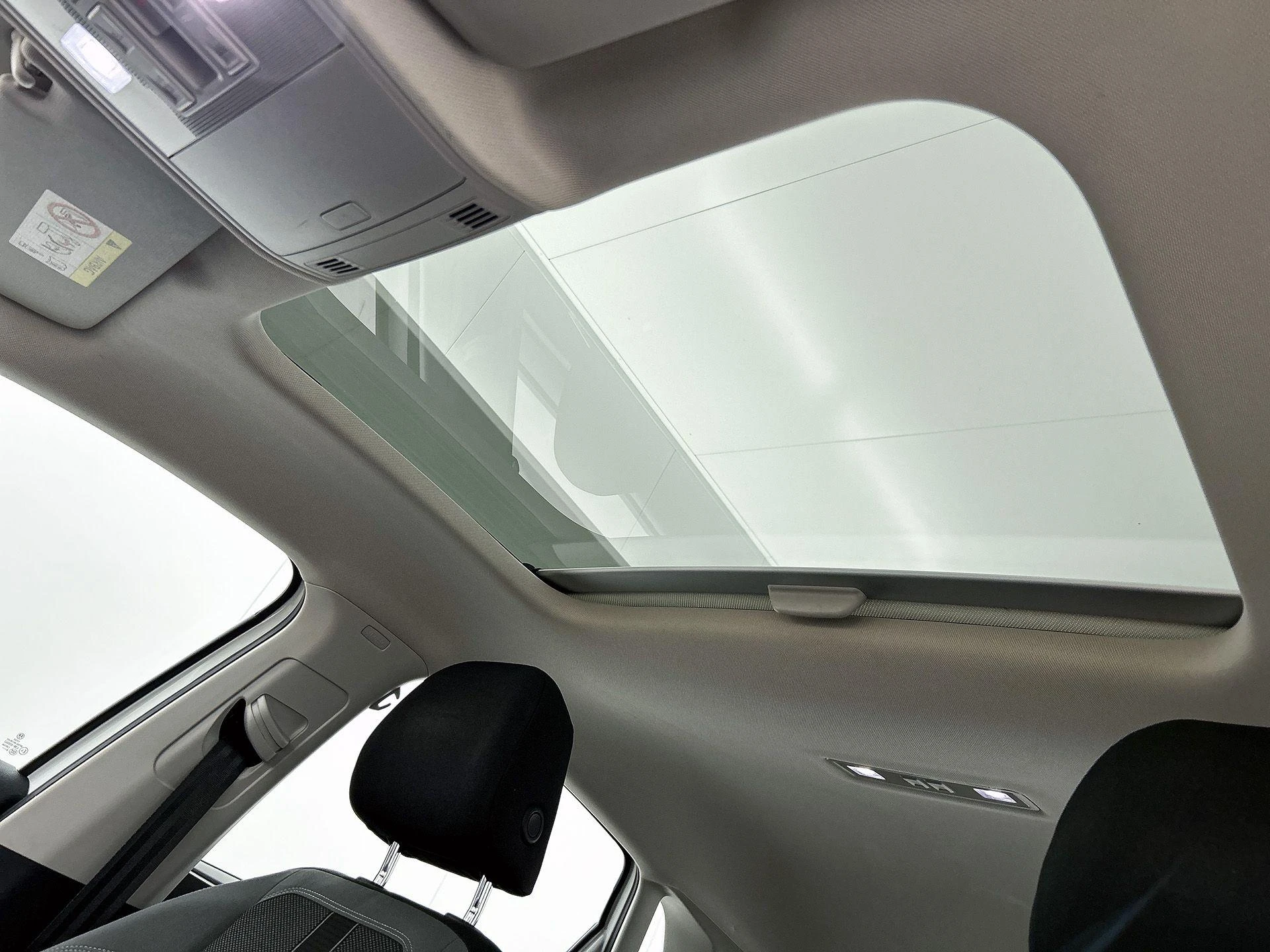 Volkswagen-Polo-image-28