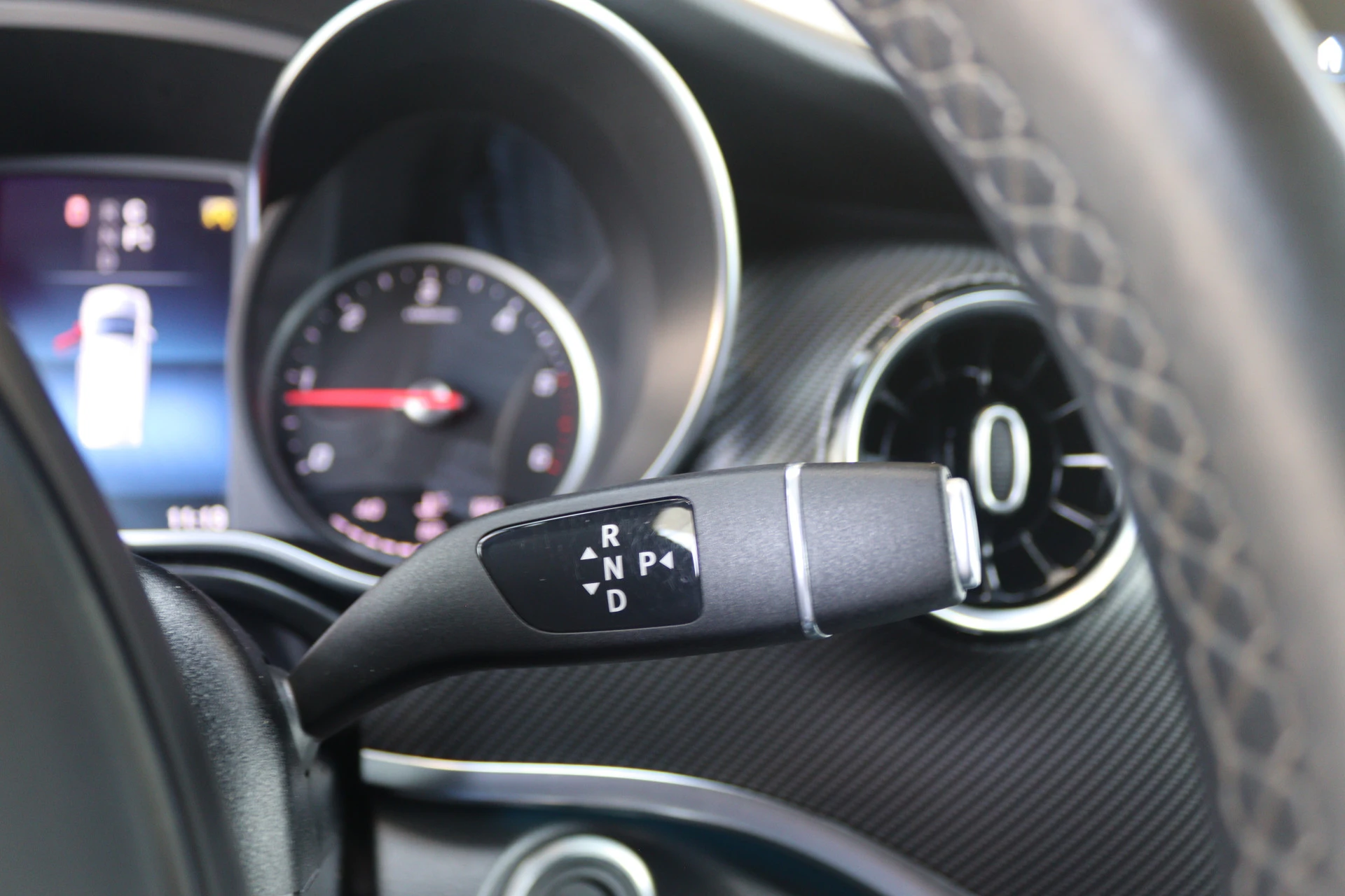 Mercedes-Benz-V-Klasse-image-8